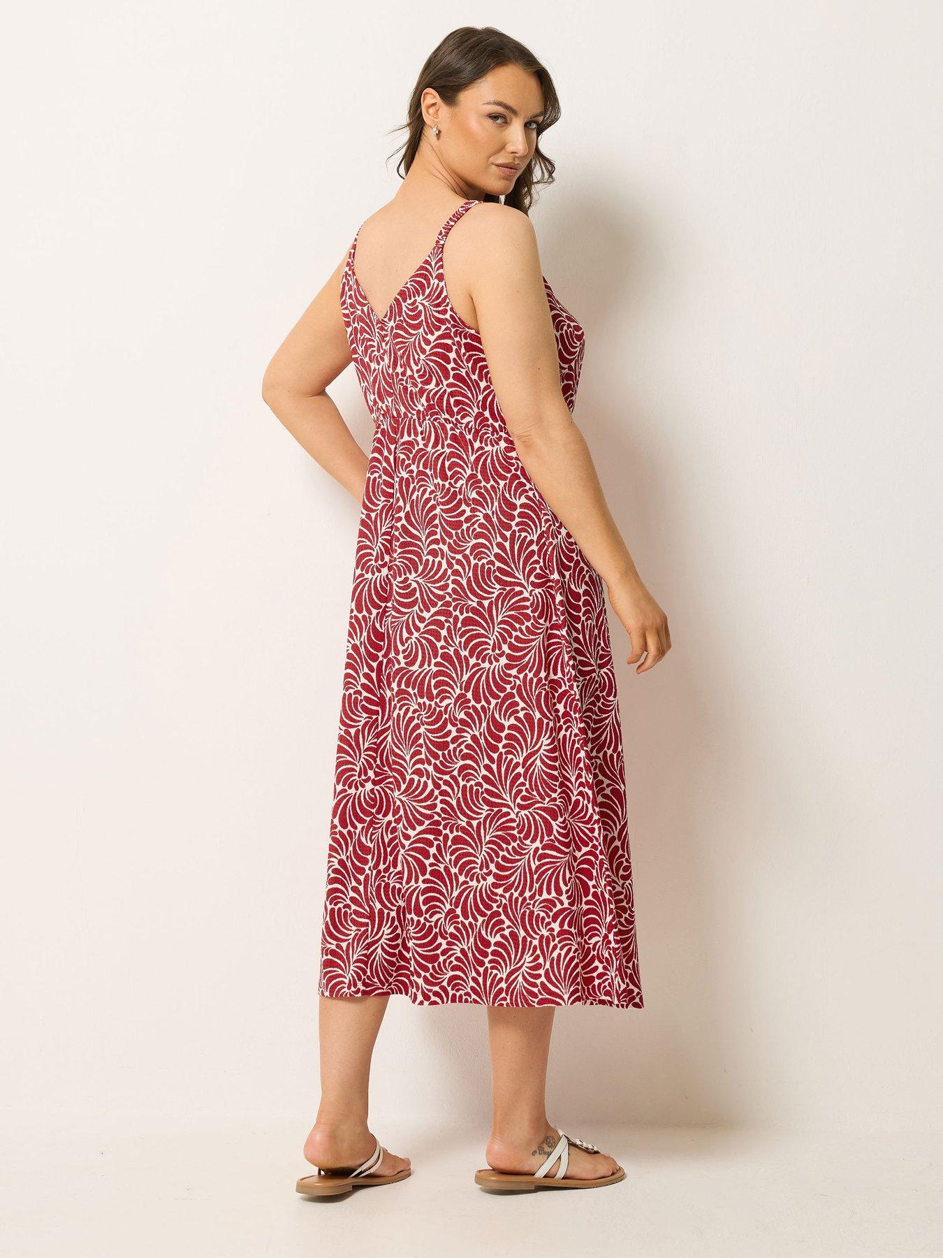Image 2 of 4 of Yours Curve Textured Swirl Print Keyhole Dress - Red
