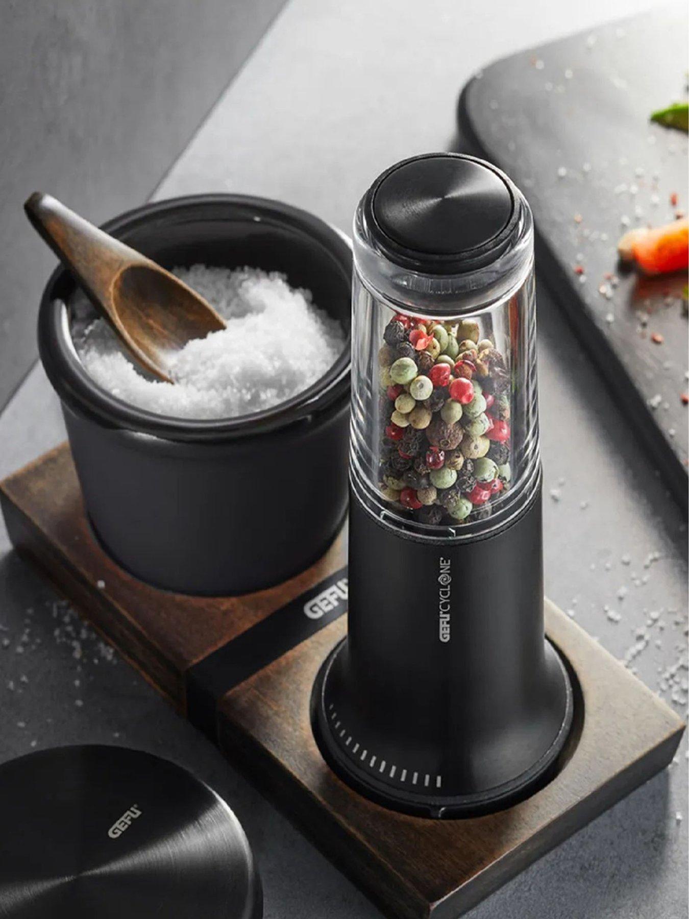 Gefu Gefu X-plosion Salt Or Spice Pot With Wooden Spoon Black (150 Ml)