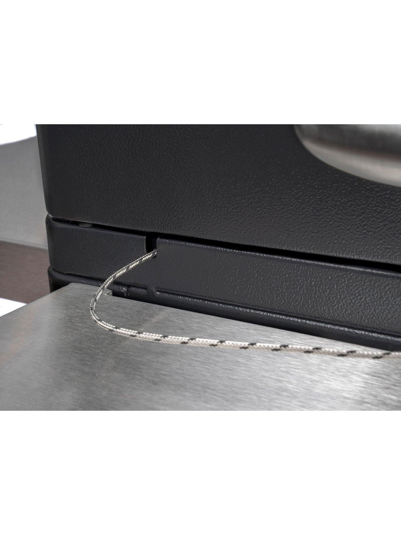 Image 6 of 7 of Treager Silverton 620 Wood Pellet Grill