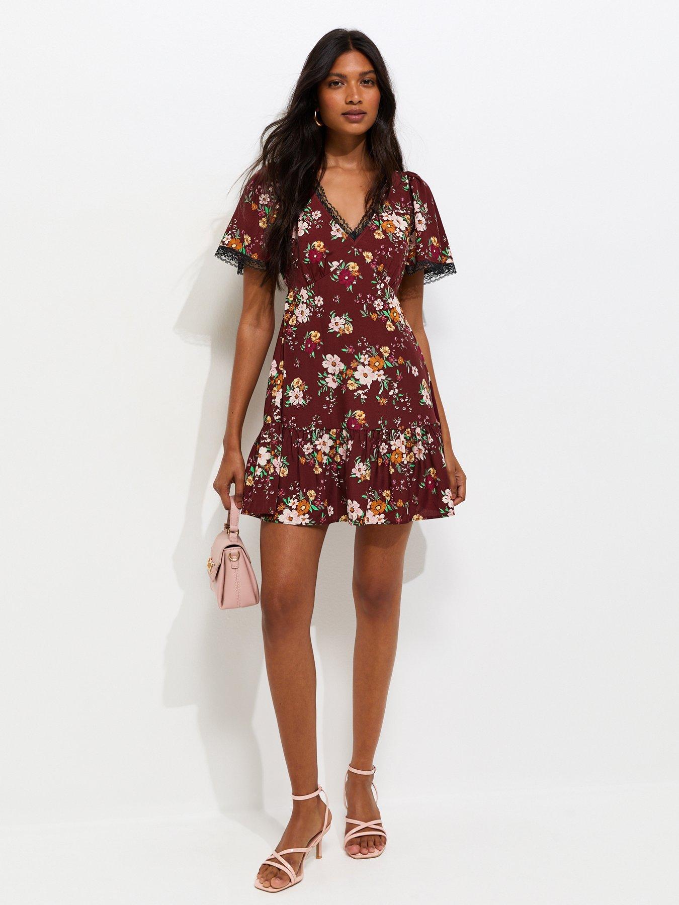 Image 3 of 5 of New Look Floral Lace Trim Mini Tea Dress - Red
