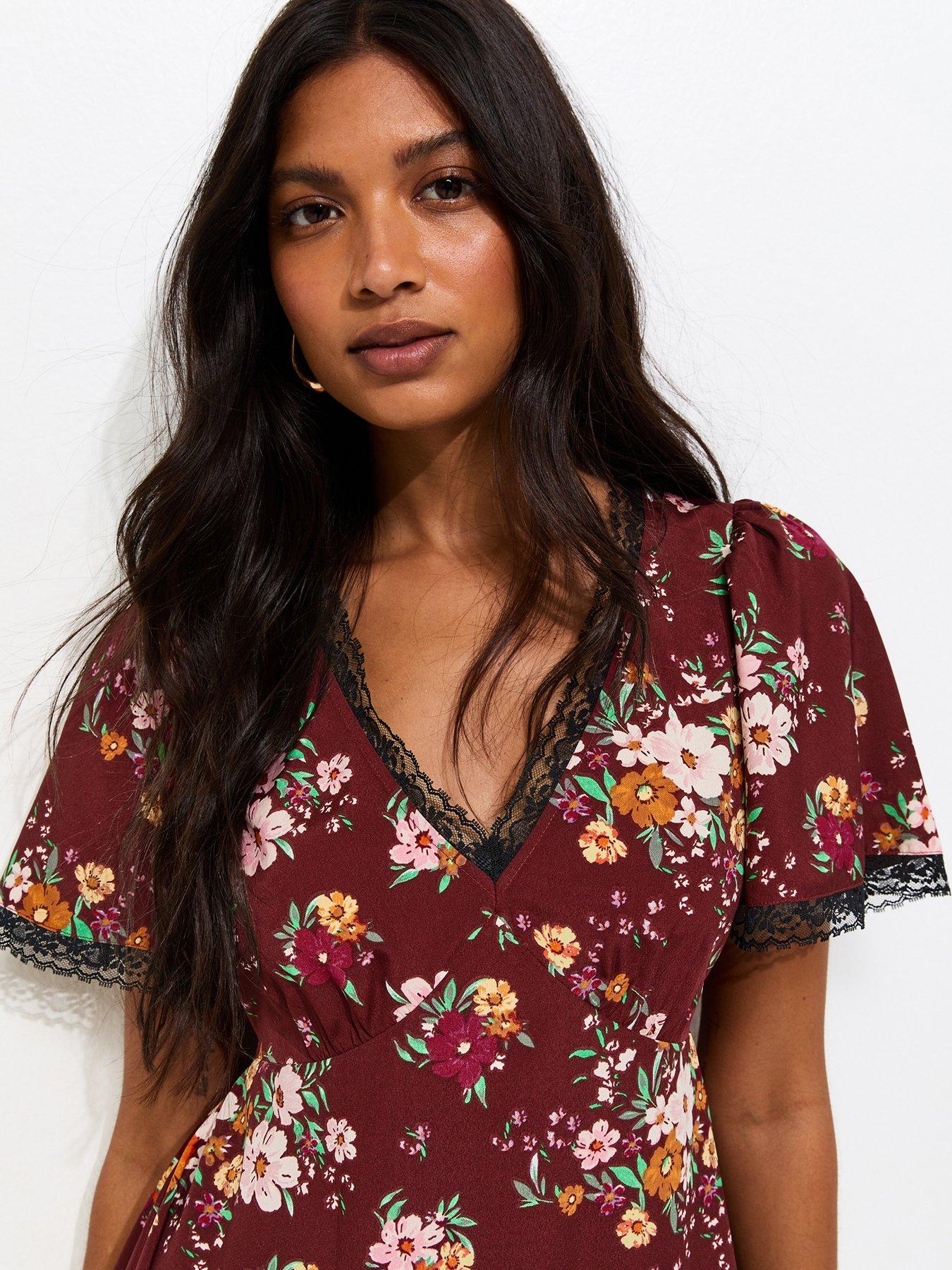 Image 4 of 5 of New Look Floral Lace Trim Mini Tea Dress - Red