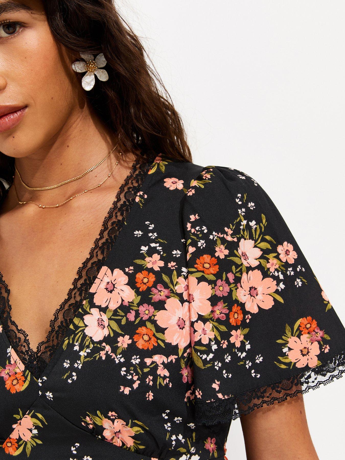 Image 4 of 5 of New Look Floral Lace Trim Mini Tea Dress - Black