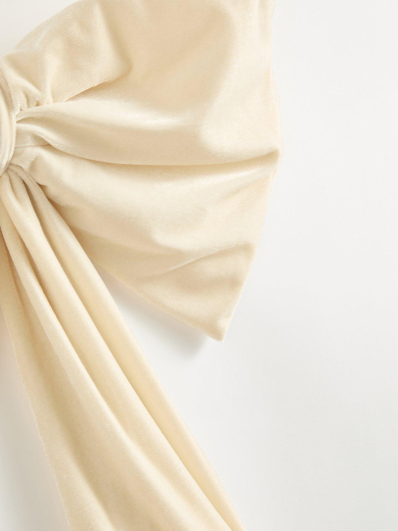 Image 4 of 6 of Festive Cream Long Tail Christmas Tree&nbsp;Bow - 180cm