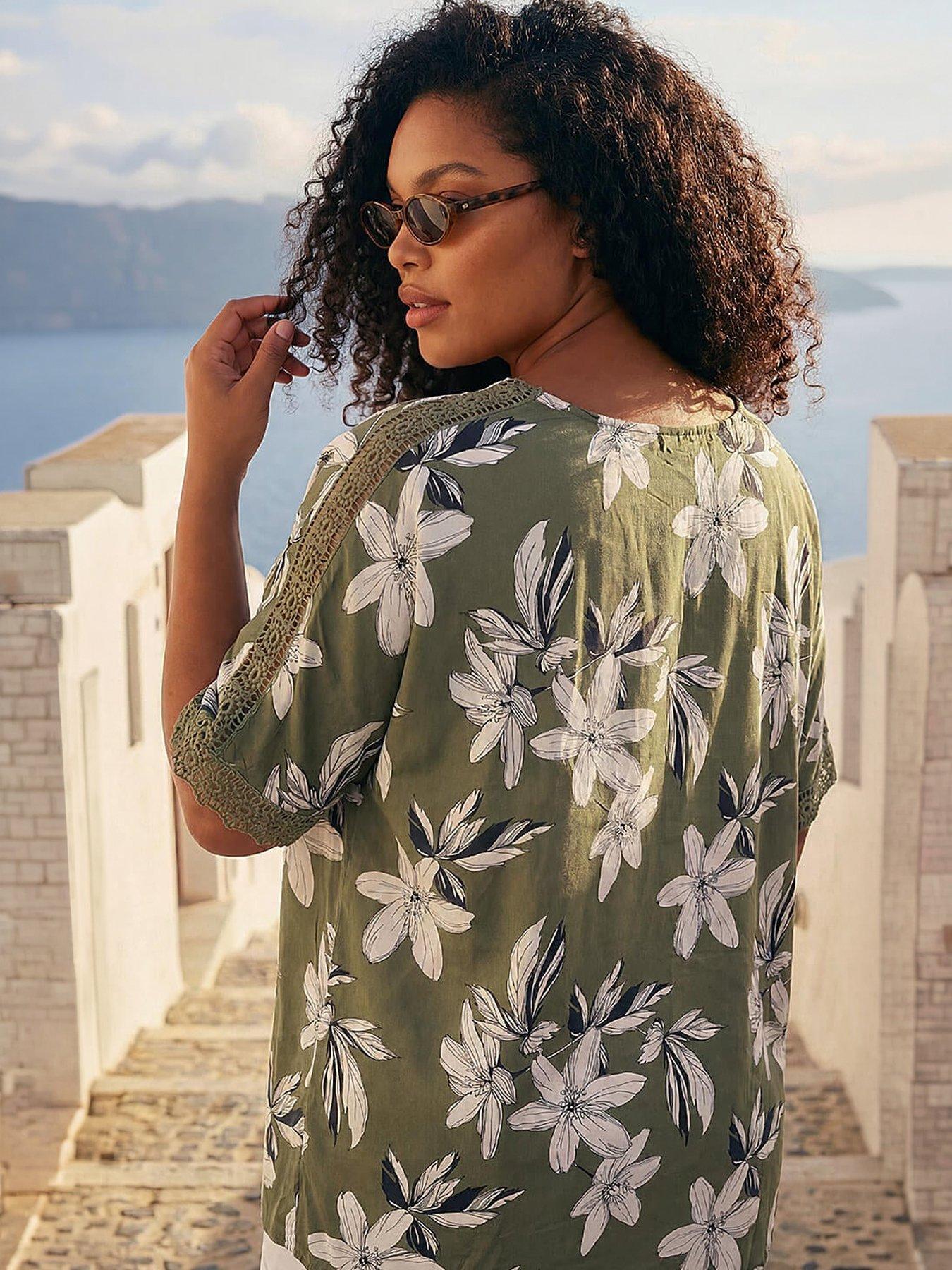 Image 3 of 4 of Roman Curve Floral Print Crochet Top