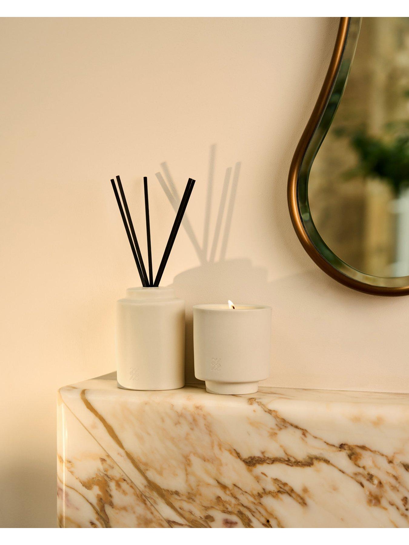 Image 2 of 6 of Katie Loxton CERAMIC SENTIMENT CANDLE , Happy Birthday , 8.5cm x 7.5cm x 5.1cm