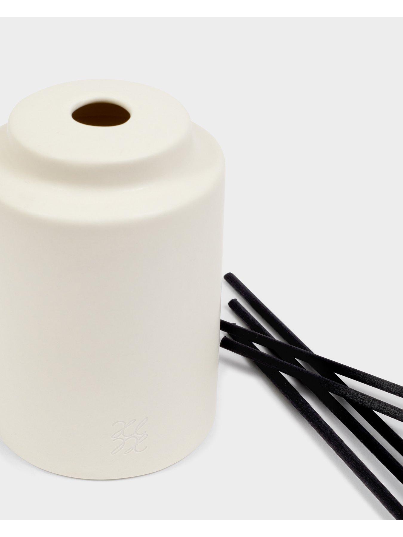 Image 4 of 6 of Katie Loxton CERAMIC SENTIMENT REED DIFFUSER , Joyeux Noel , 8.2cm x 6.4cm x 6.4cm