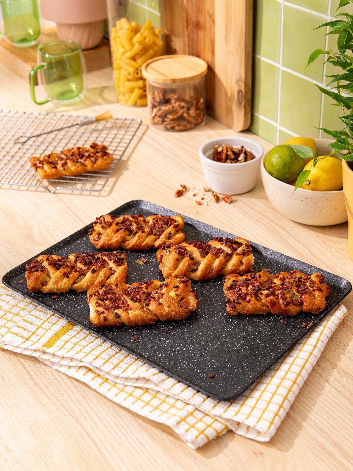 Image 2 of 7 of Scoville Neverstick 35cm Baking Tray