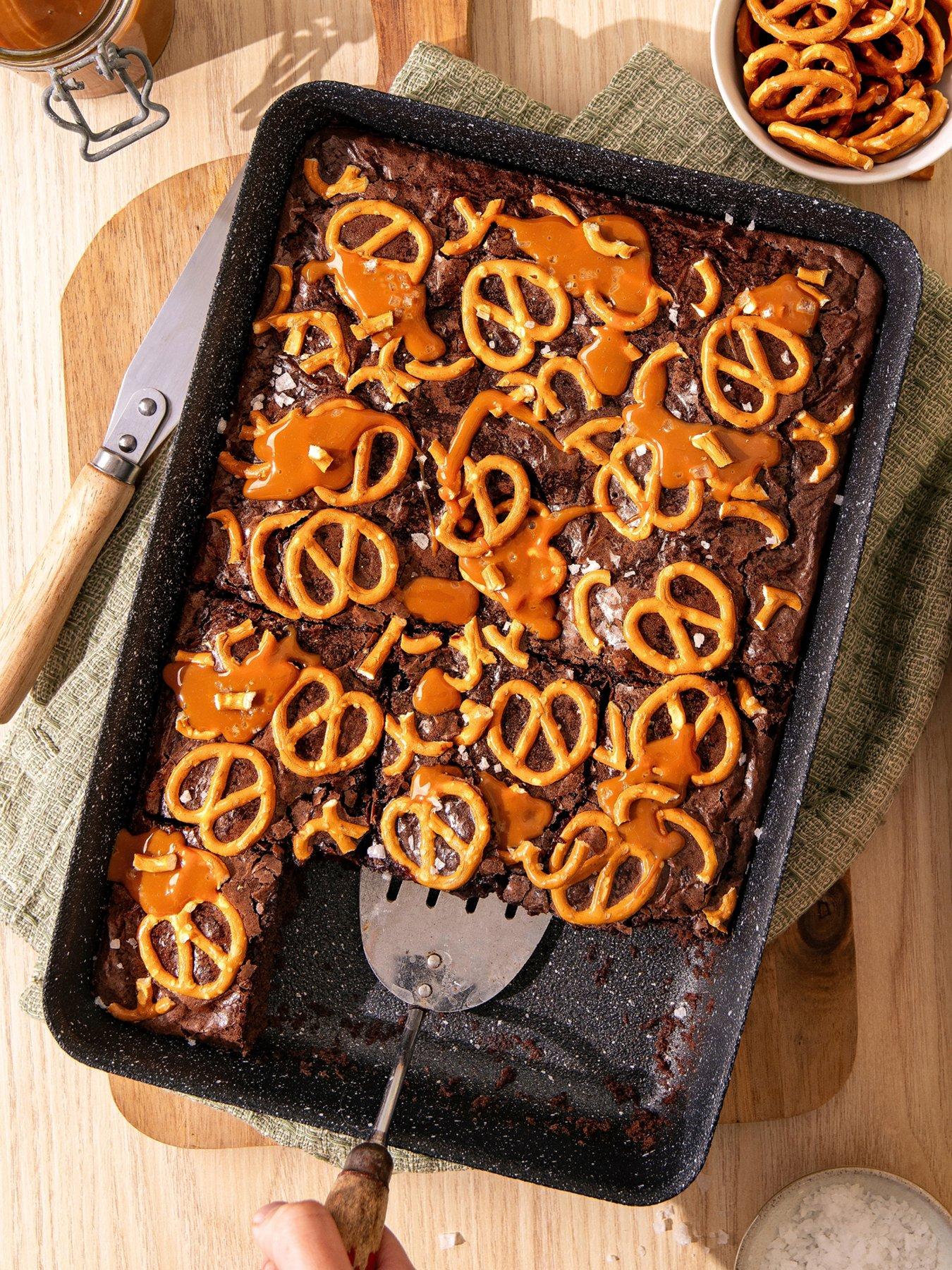 Image 2 of 7 of Scoville Neverstick 30cm Deep Baking Tray