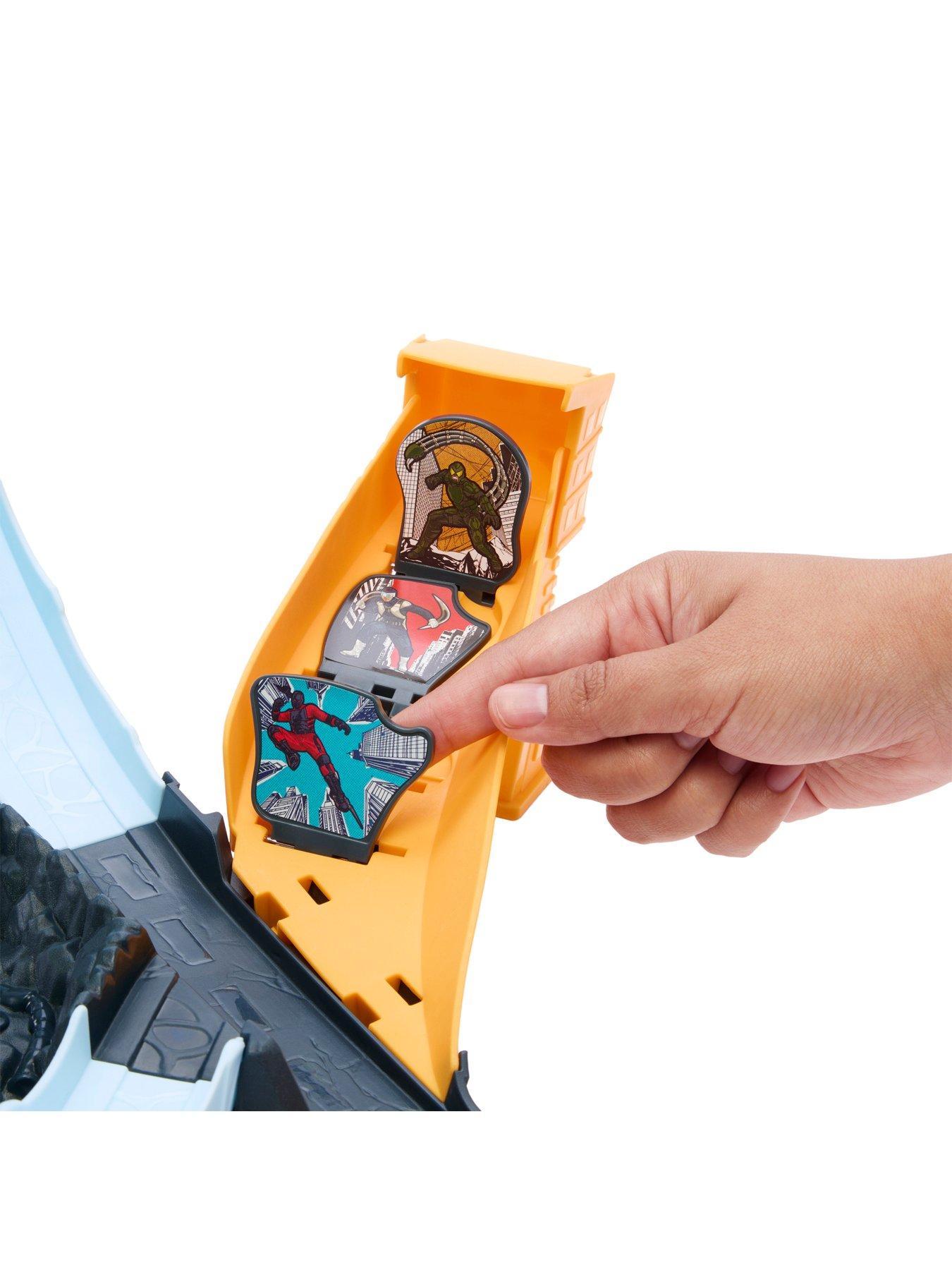 Image 3 of 6 of Hot Wheels Superstar Speeders Blue Oasis Trackset