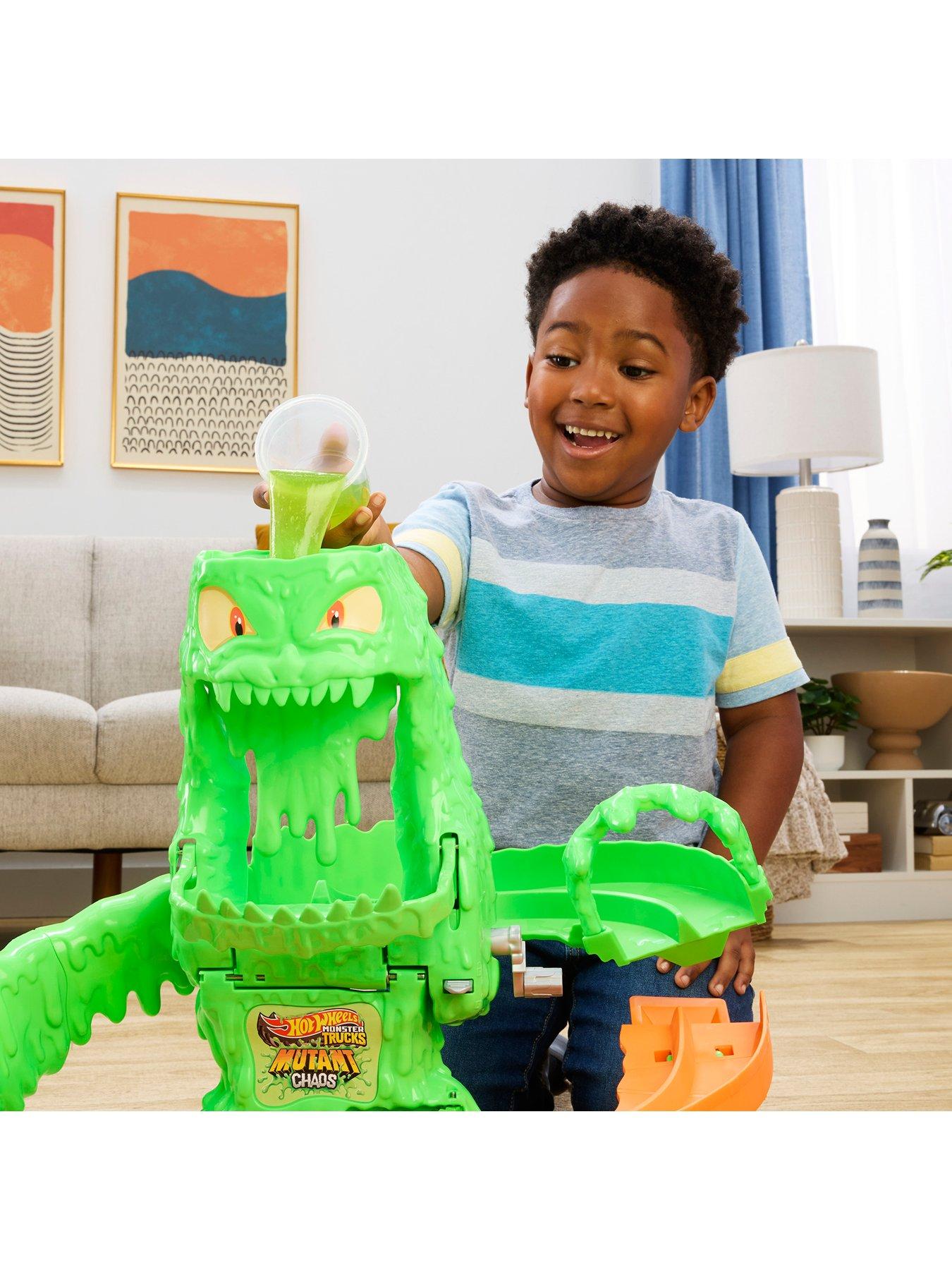 Image 6 of 7 of Hot Wheels <p>Mutant Chaos Monster Takedown Playset with Mutant Rhinomite</p>