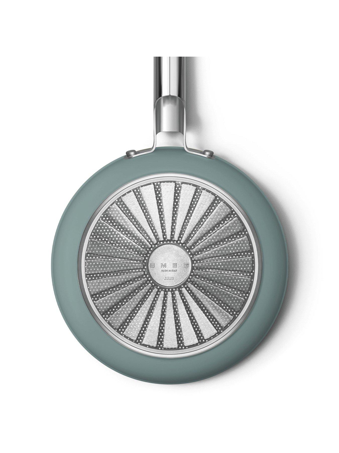 Image 3 of 4 of Smeg 20cm Retro Frying Pan, Oven Safe, Aluminium, Emerald Green