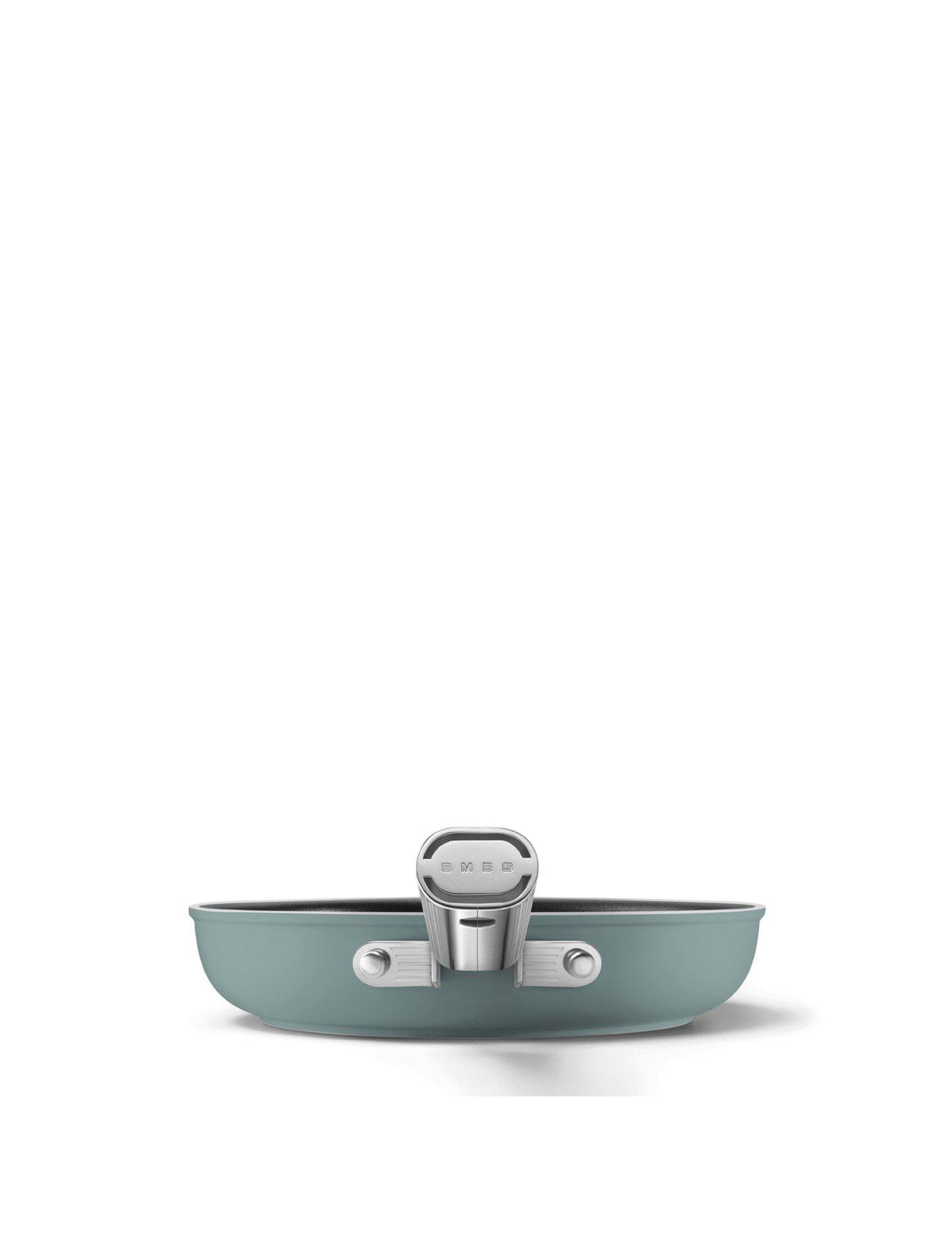 Image 4 of 4 of Smeg 20cm Retro Frying Pan, Oven Safe, Aluminium, Emerald Green