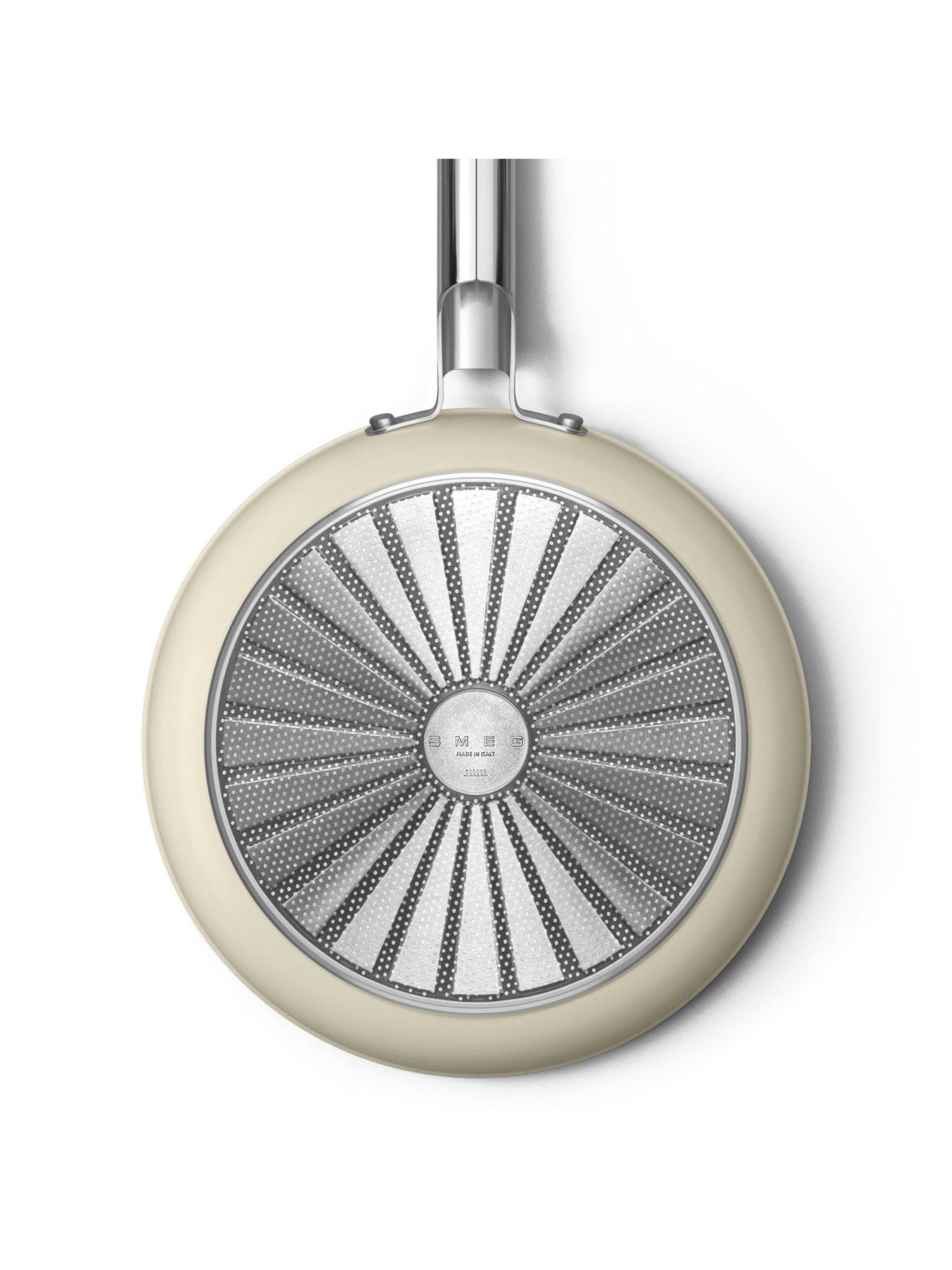 Image 3 of 5 of Smeg 28cm Retro Frying Pan, Oven Safe, Aluminium, Cream