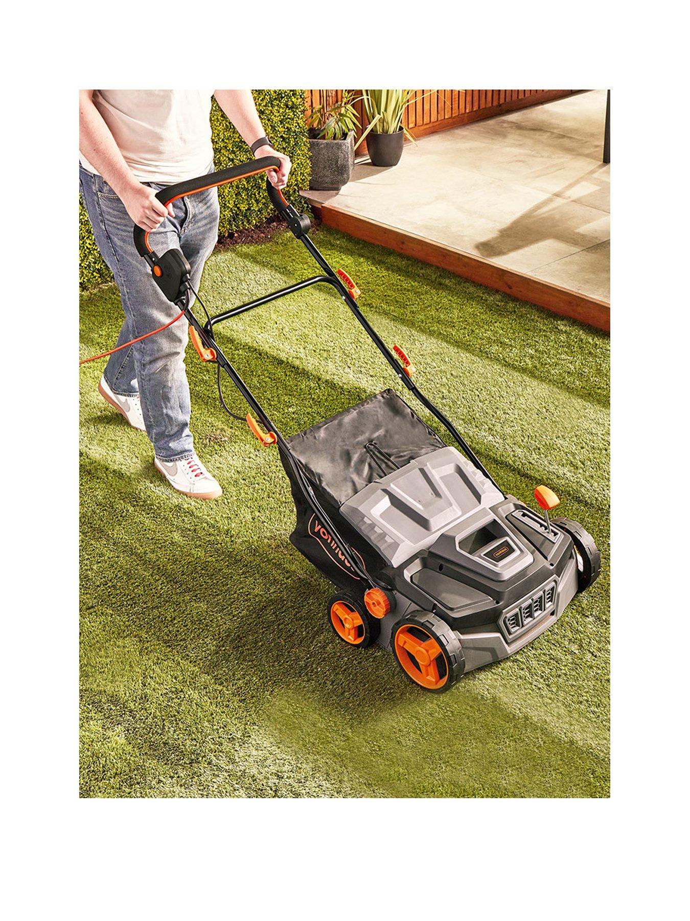 Vonhaus 1800W Artificial Grass Brush