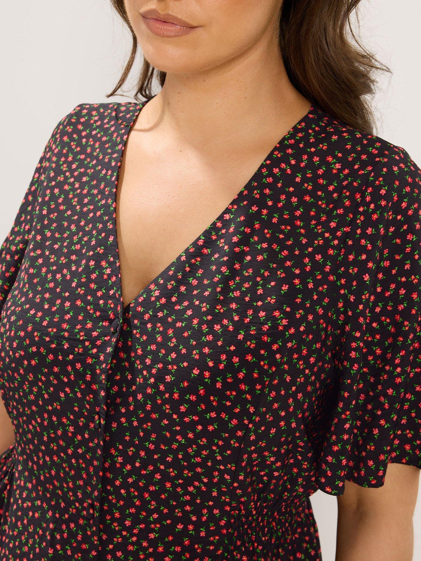 Image 4 of 4 of Yours Curve Shirred Waist Tea Dress - Black