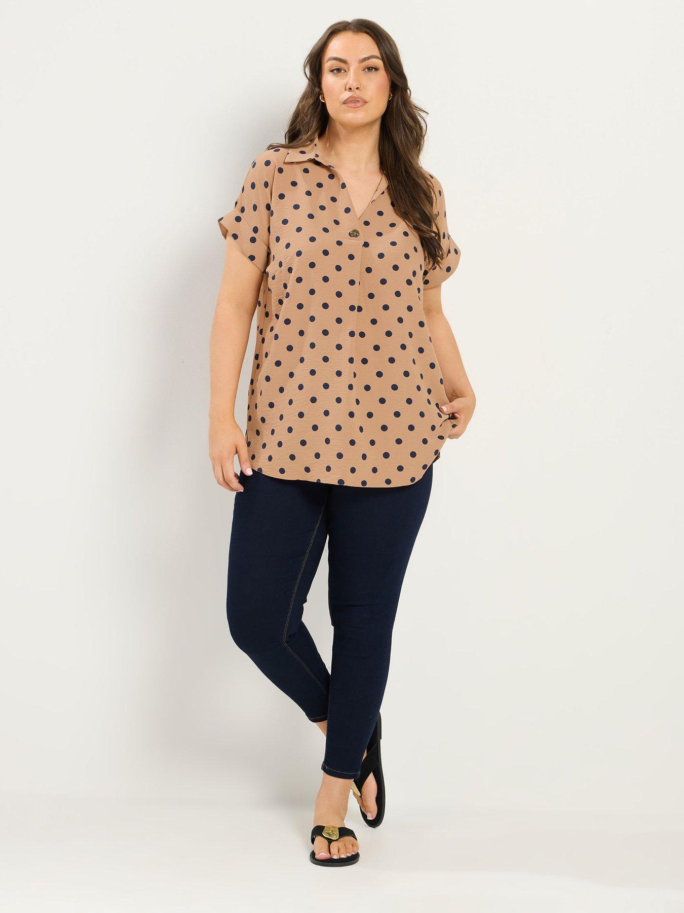 Image 3 of 4 of Yours Curve Pleat Front Shirt - Cream
