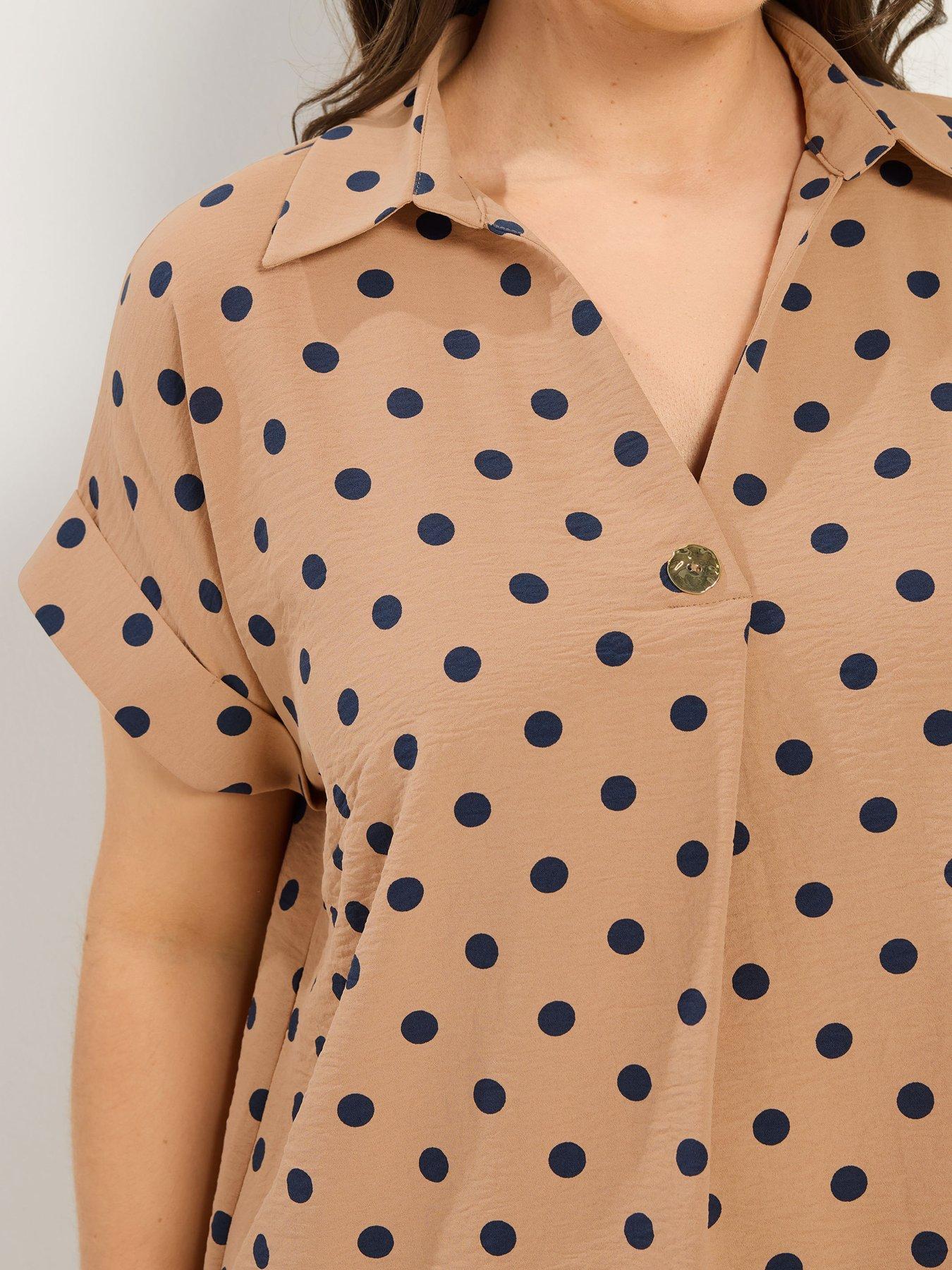 Image 4 of 4 of Yours Curve Pleat Front Shirt - Cream
