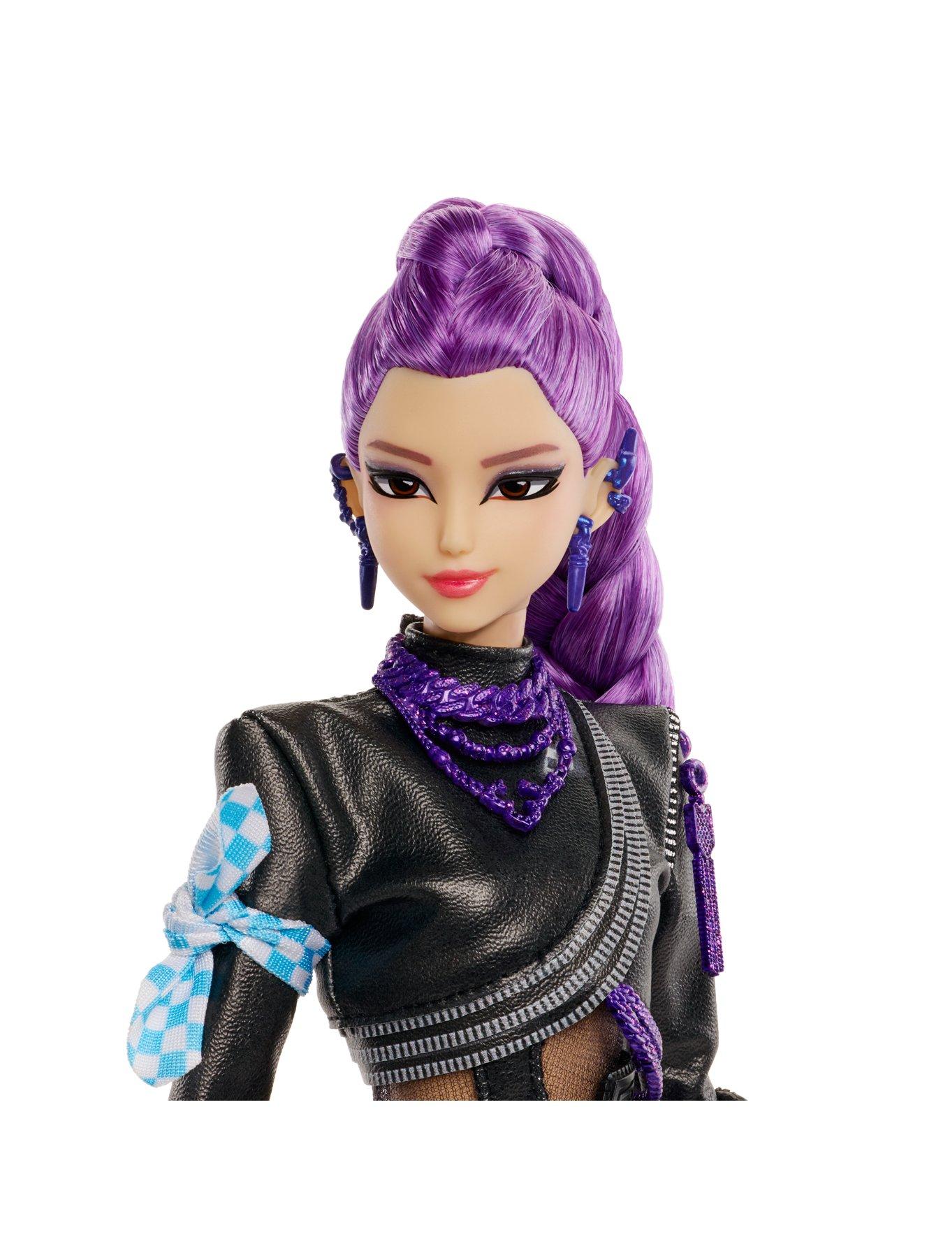 Image 4 of 5 of K-Pop Demon Hunters <p>HUNTR/X Battle Rumi Deluxe Fashion Doll with Four Tiger Sword</p>