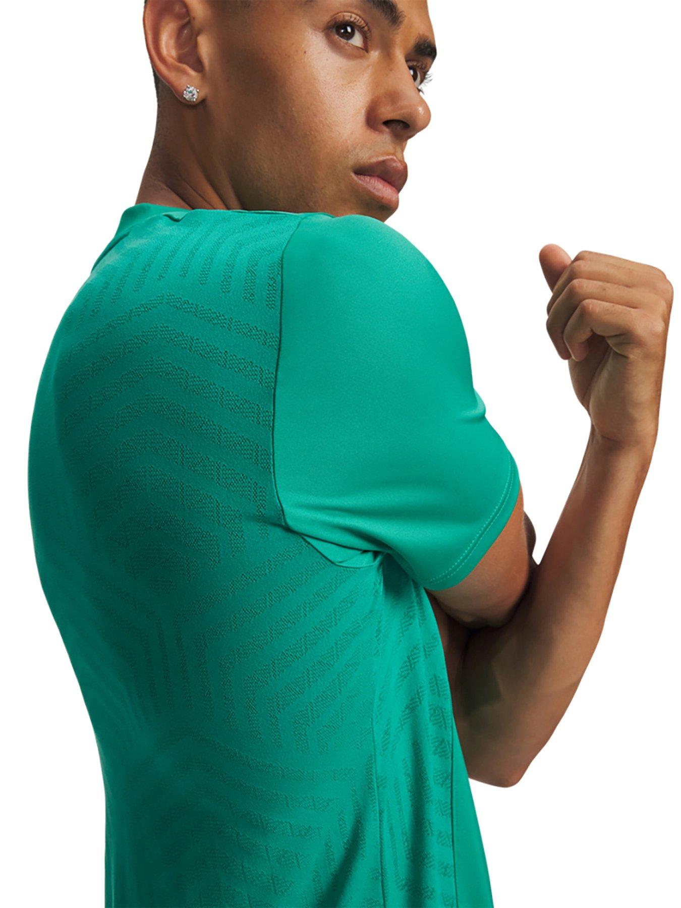 Image 3 of 3 of UNDER ARMOUR Mens Challenger Pro Sweat-Wicking Jacquard Panel T-Shirt - Green