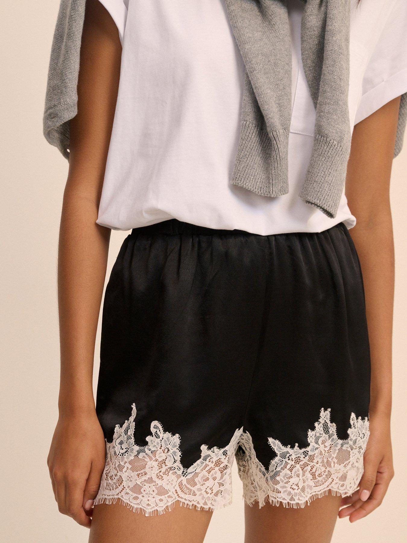 Image 4 of 5 of Nobodys Child Virgo Lace Trim Shorts - Black