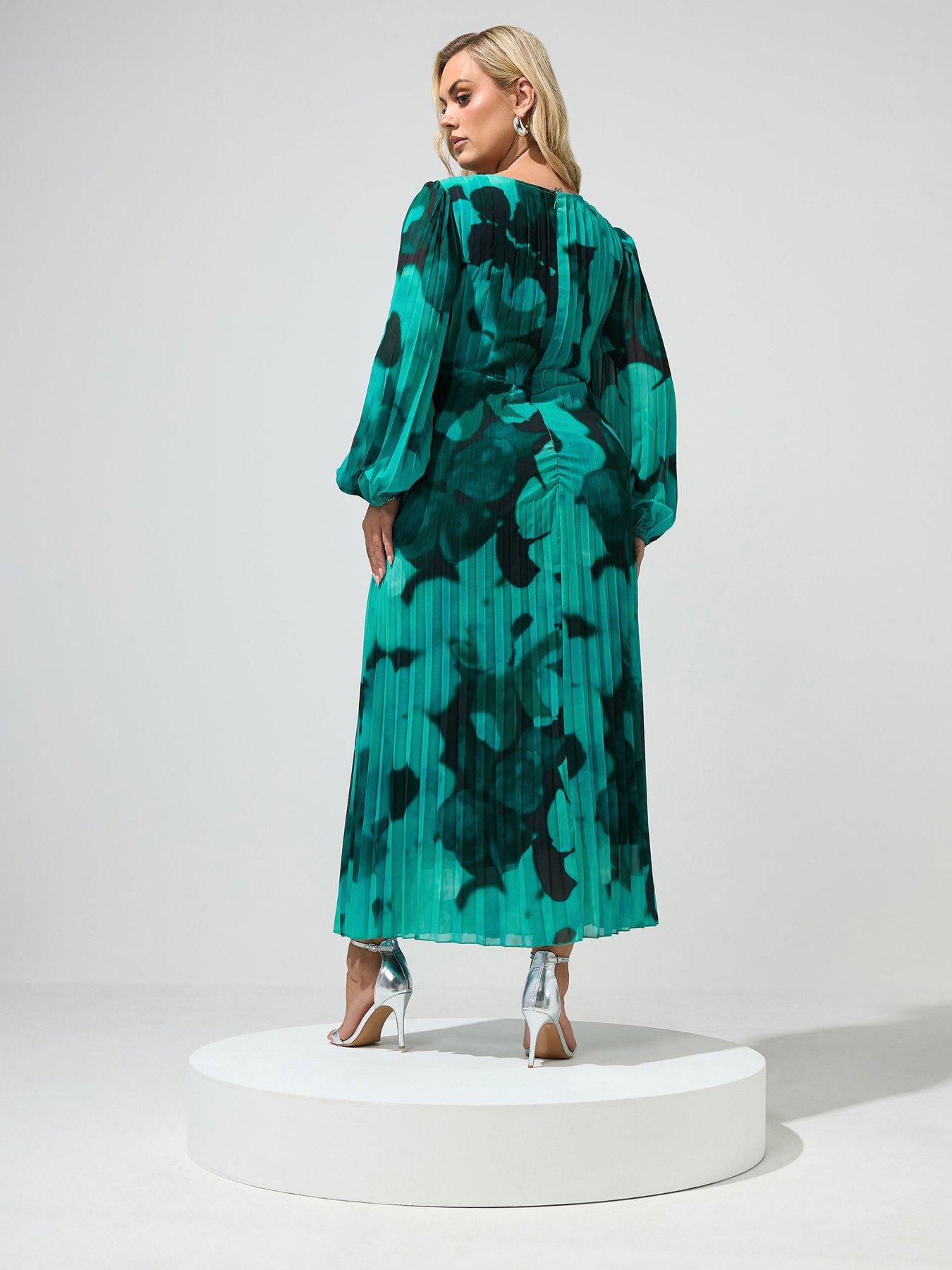 Image 2 of 4 of Yours Curve Abstract Long Sleeve Pleat Dress - Green