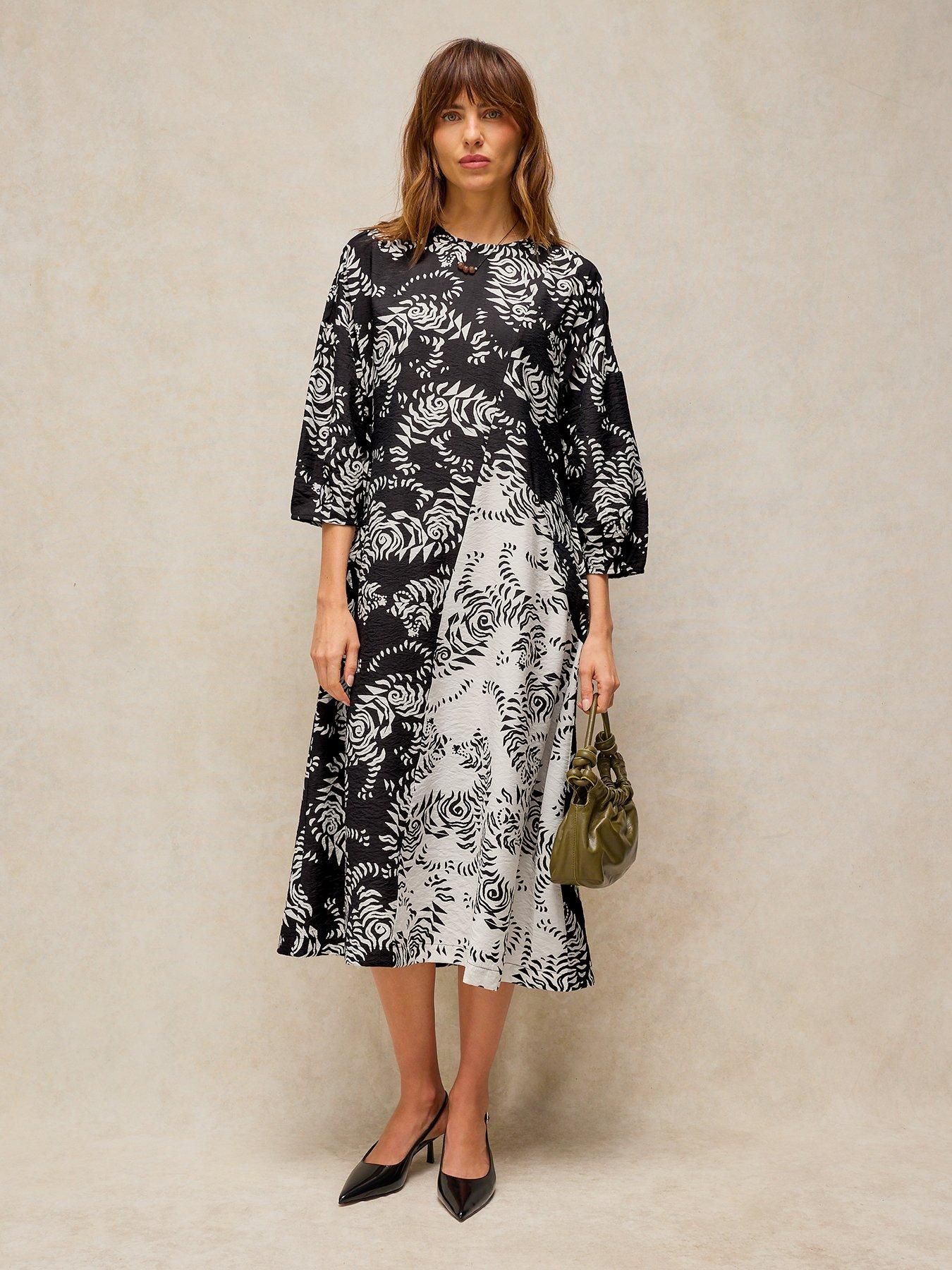 White Stuff Women's Tierney Print T-Shirt Dress - Black