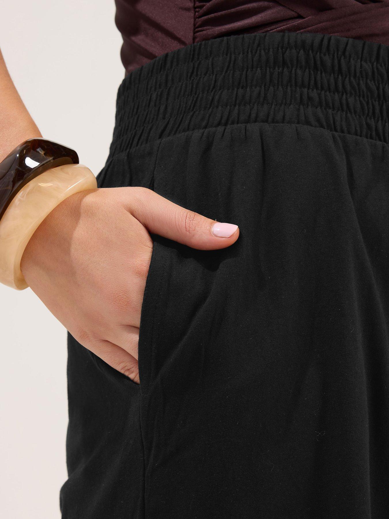 Image 4 of 4 of Yours Curve Jersey Shirred Shorts - Black