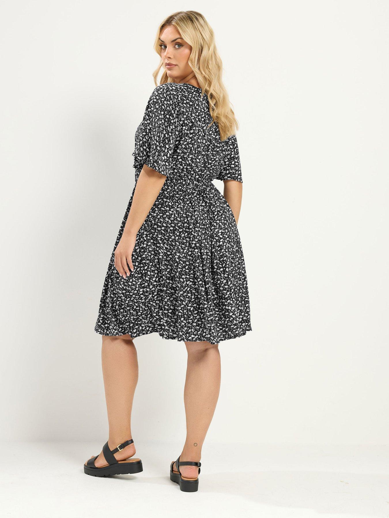 Image 2 of 4 of Yours Curve Ditsy Smock Mini Dress - Black