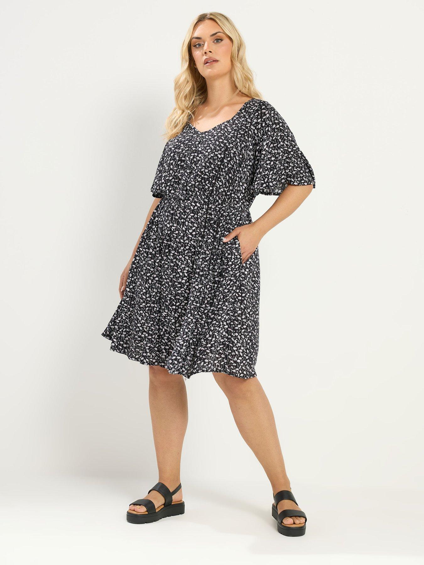 Image 3 of 4 of Yours Curve Ditsy Smock Mini Dress - Black