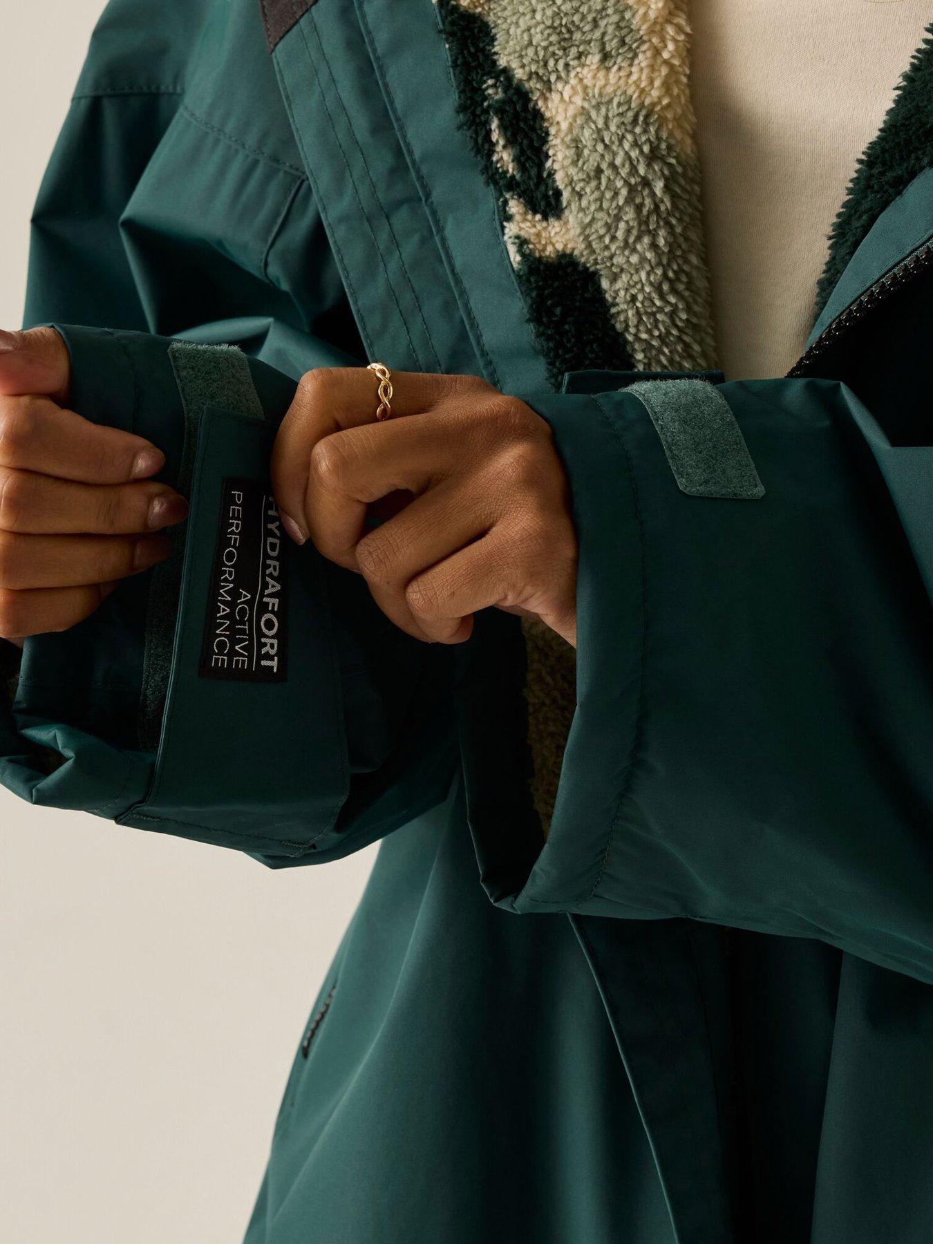 Image 5 of 7 of Regatta Mens Adult Waterproof Changing Robe Robes -deep Pine(brush Stroke Camo)