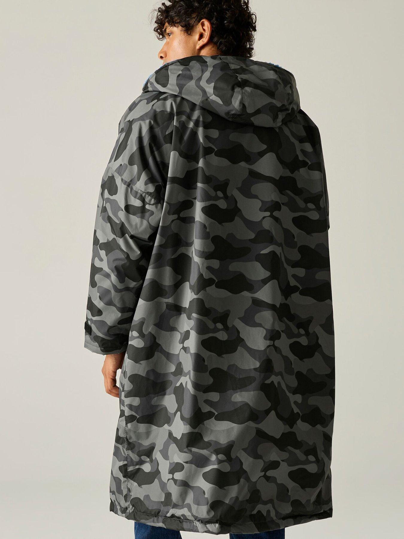 Image 2 of 7 of Regatta Mens Adult Waterproof Changing Robe Robes -grey Camo/sonic Blue