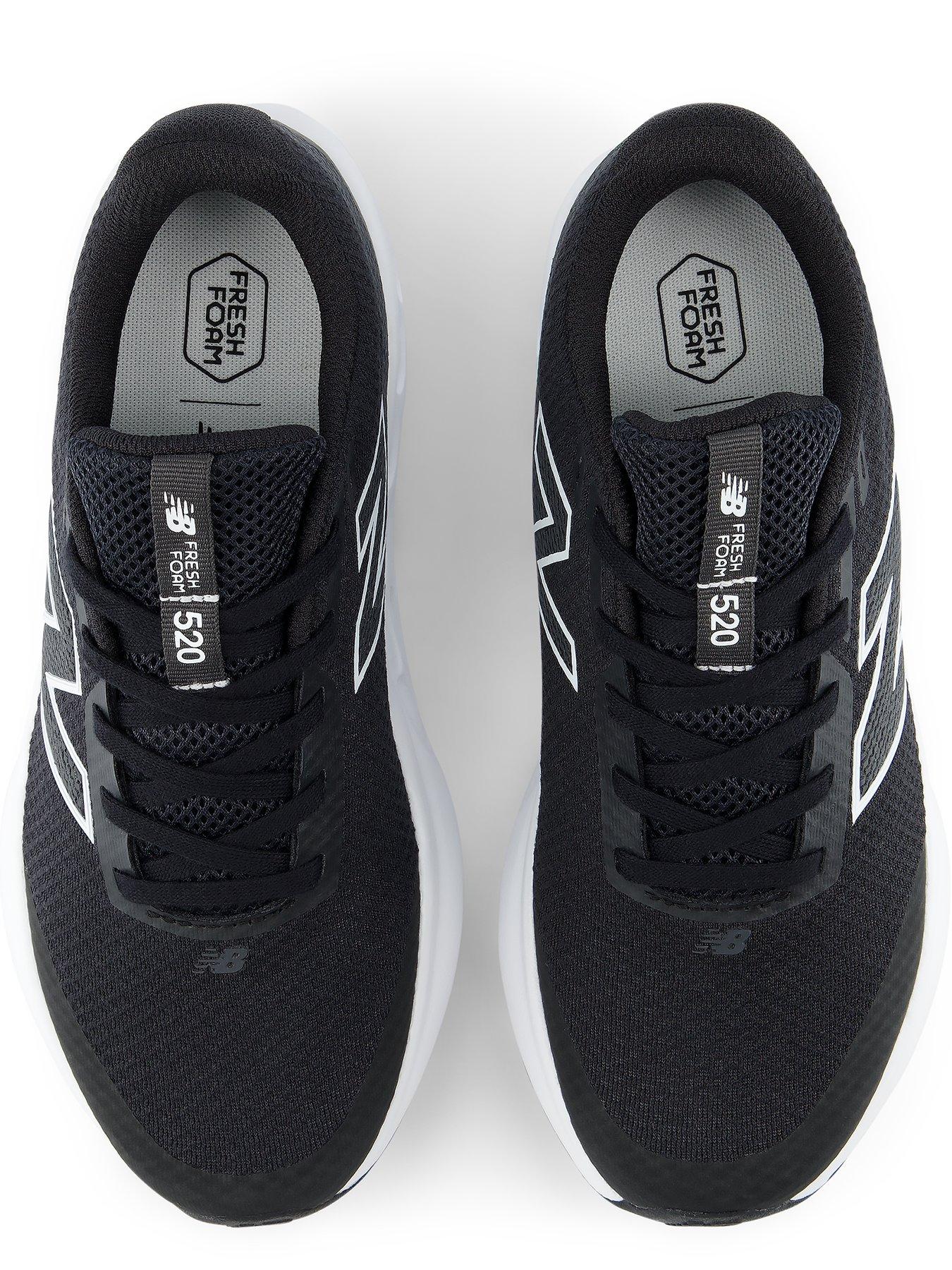 Image 4 of 6 of New Balance Junior Running 520 V9 Trainers - Black/white