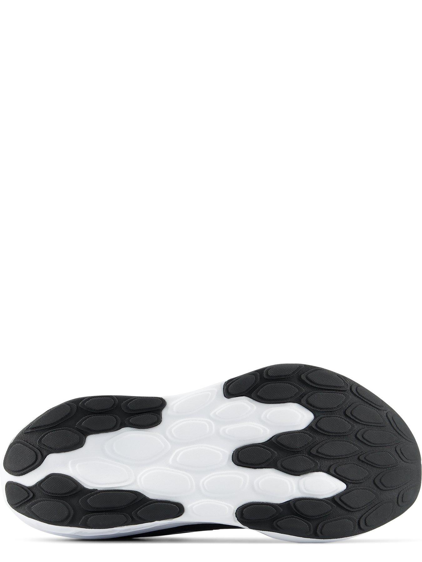 Image 5 of 6 of New Balance Junior Running 520 V9 Trainers - Black/white