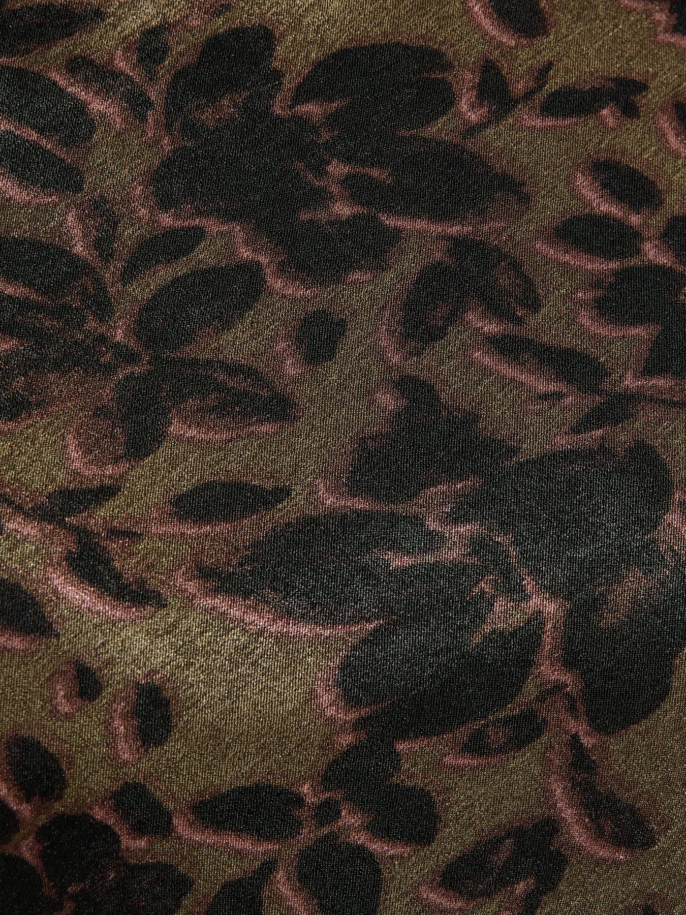 Image 5 of 5 of New Look Long Sleeve Floral Midi Dress - Green