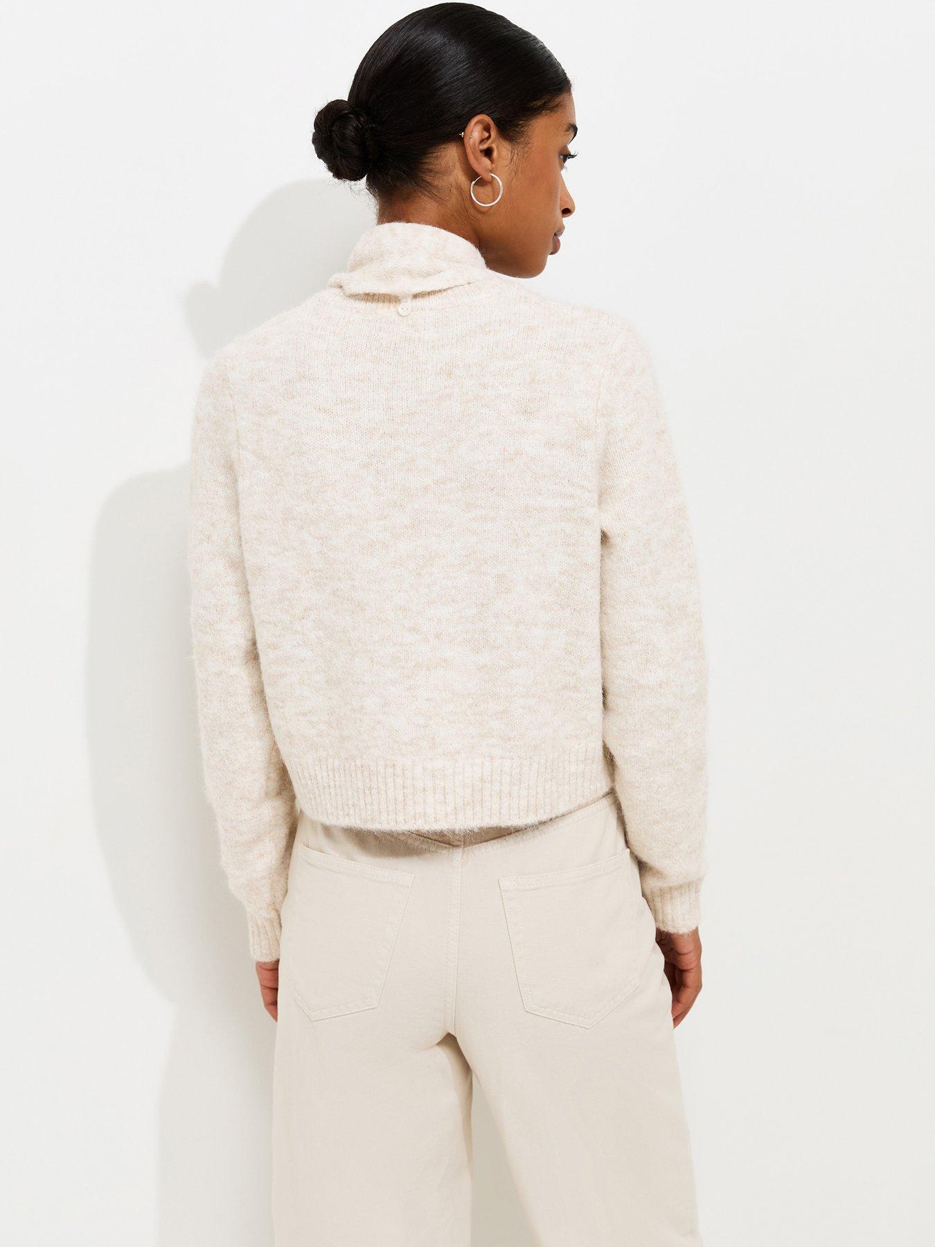 Image 2 of 7 of New Look Knitted Detachable Scarf Cropped Cardigan - White