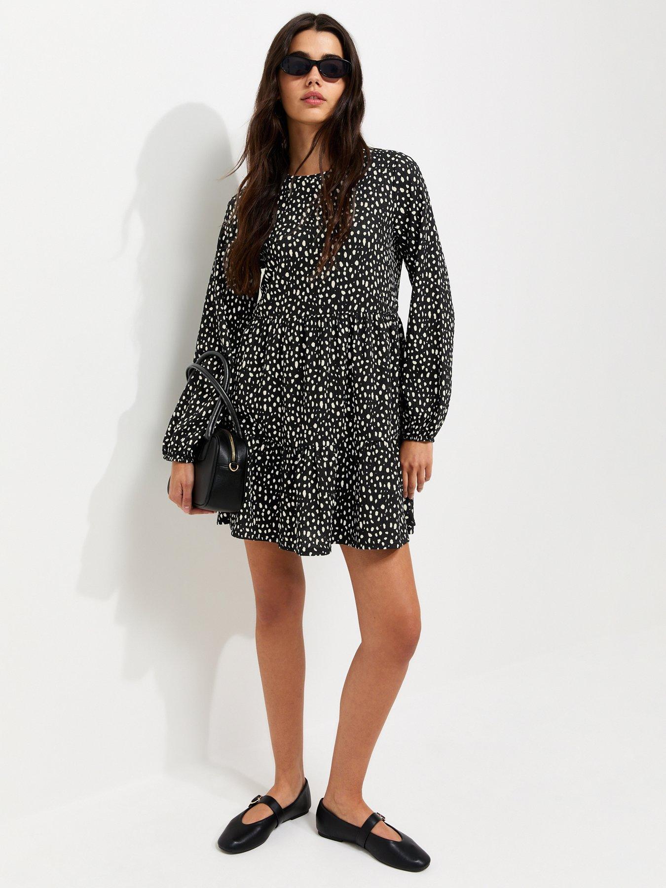 Image 3 of 5 of New Look Abstract Pattern Crinkle Texture Mini Smock Dress - Black
