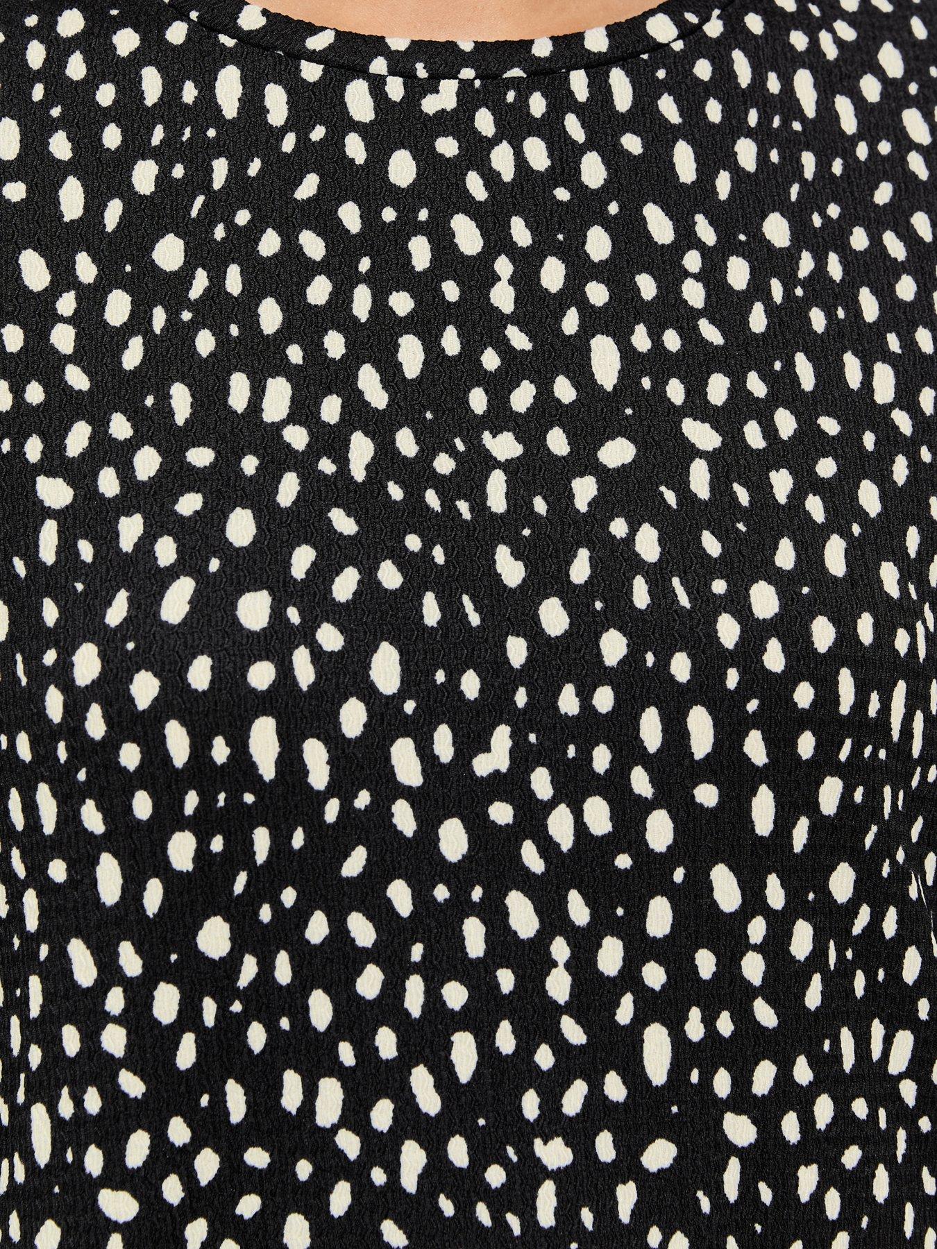 Image 5 of 5 of New Look Abstract Pattern Crinkle Texture Mini Smock Dress - Black