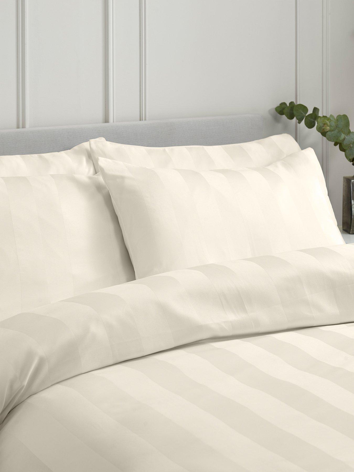 Catherine Lansfield So Soft Satin Stripe 4 Standard Pillowcase Cream