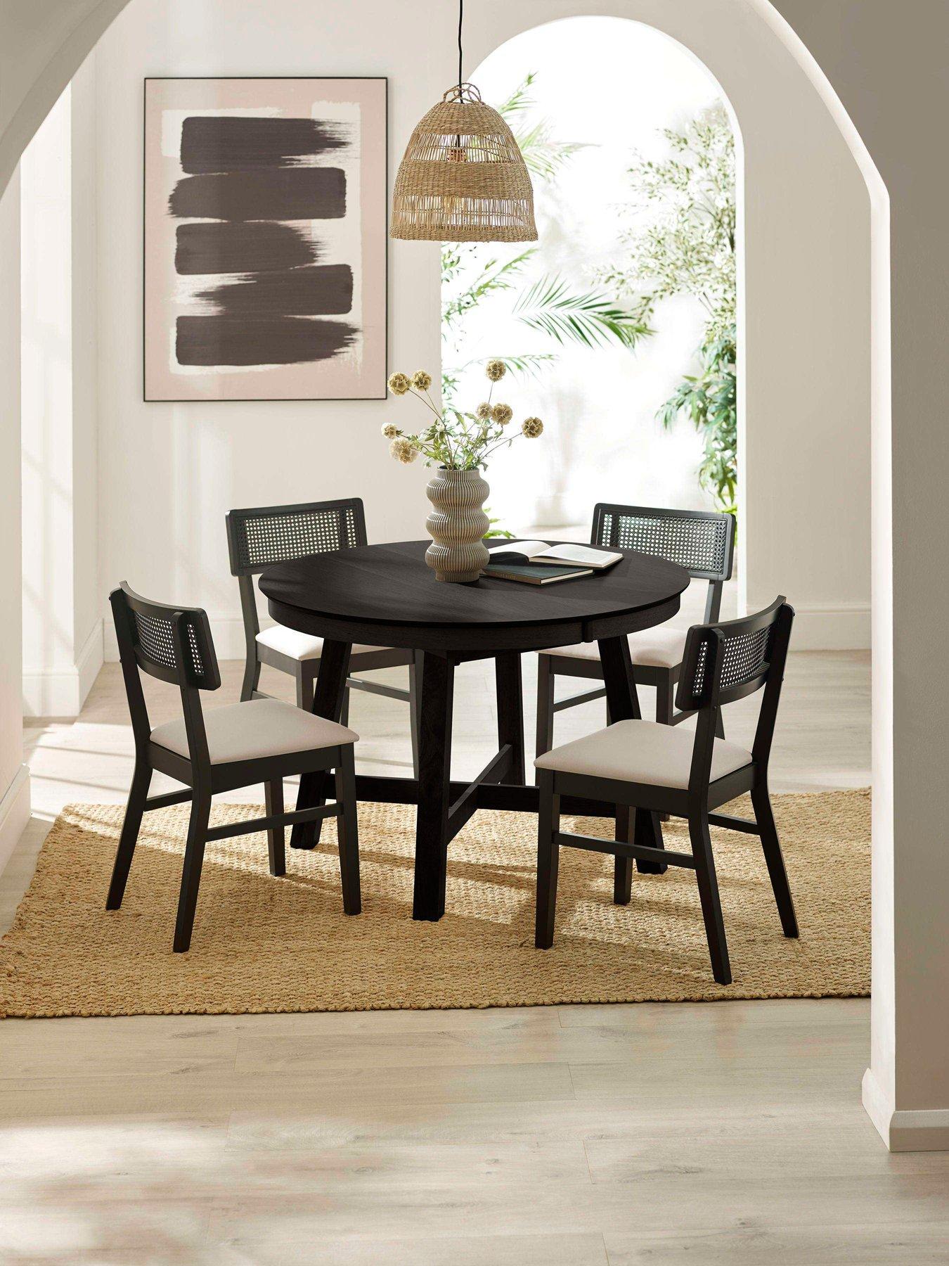 Julian Bowen Annika Black Round Extending Table And 4 Chairs