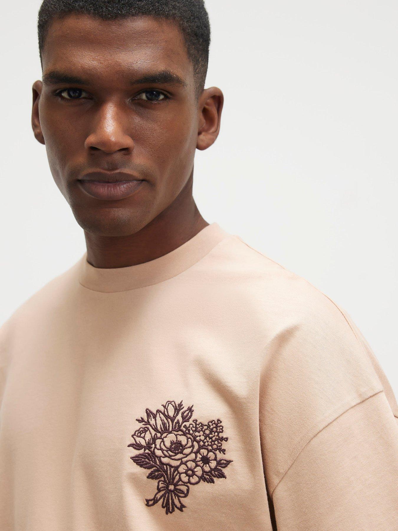 Image 4 of 6 of River Island Cotton Flower Bouquet T-Shirt - Beige