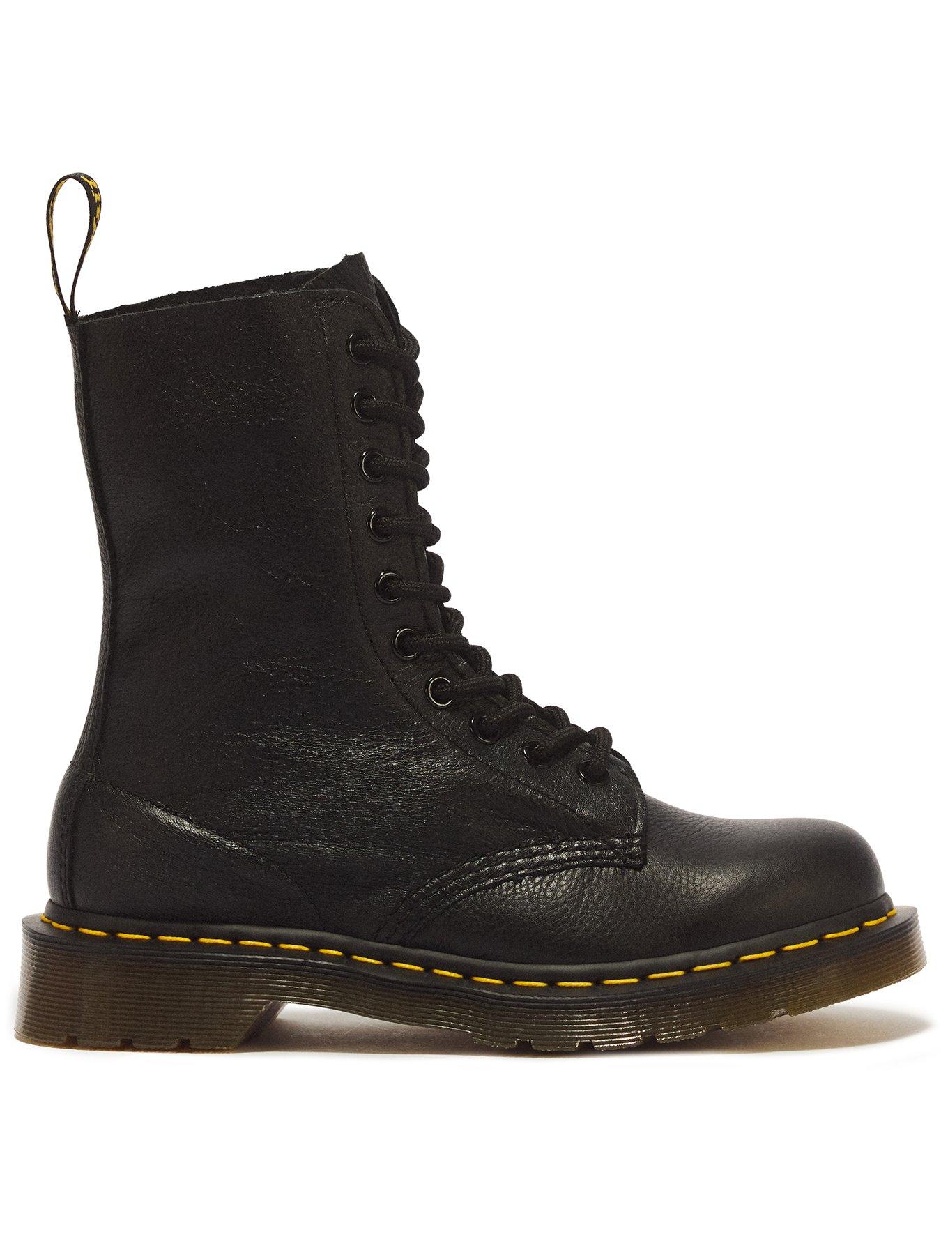 Dr Martens 1490 10 Eye Boot