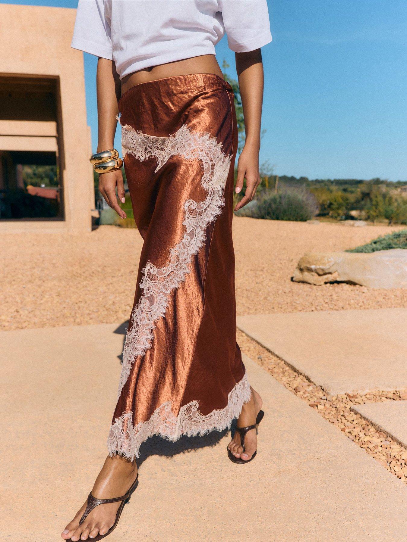 Friends Like These Asymmetric Lace Hem Satin Skirt - Red