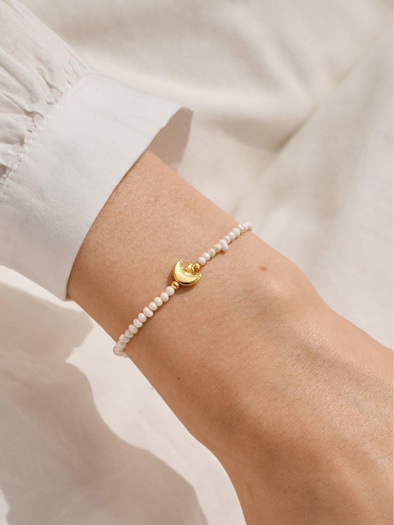 Image 2 of 6 of Joma Jewellery Precious Moments Love You To The Moon And Back Bracelet - Gold-plated