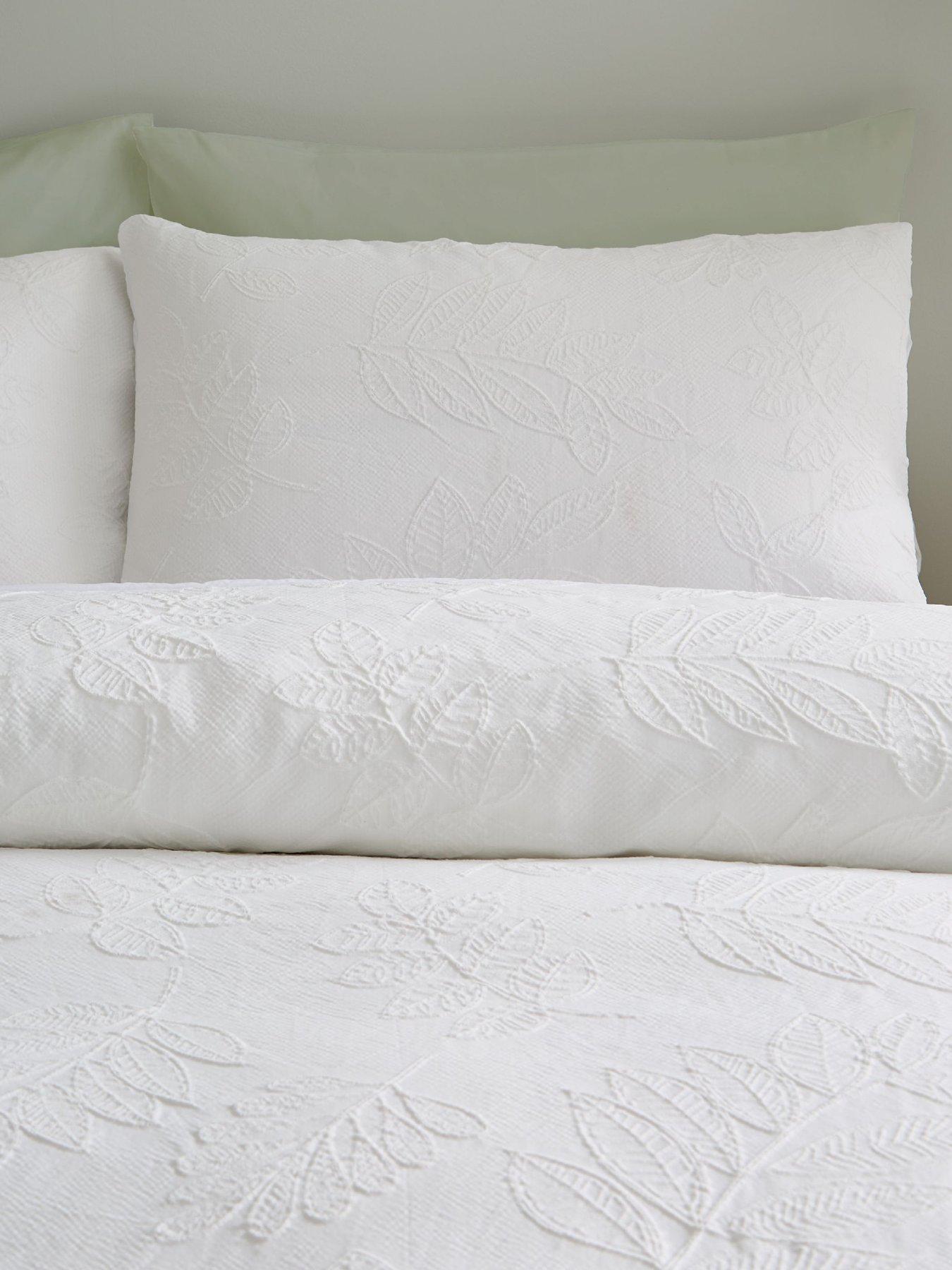 Image 3 of 4 of Catherine Lansfield Jacquard Leaves Duvet Cover Set