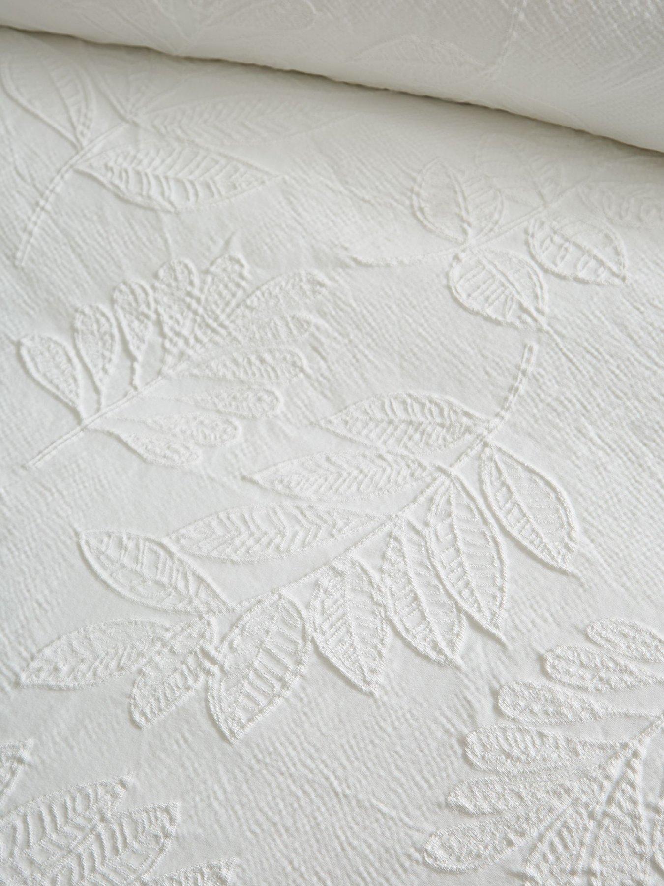 Image 4 of 4 of Catherine Lansfield Jacquard Leaves Duvet Cover Set