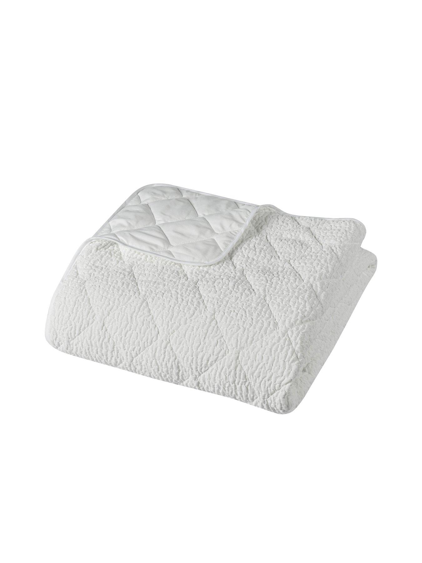 Bianca Crinkle Seersucker Texture Bedspread 220X220 White