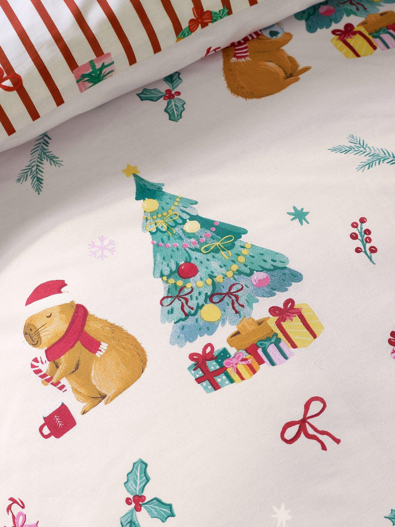 Image 4 of 5 of Catherine Lansfield Capybara Christmas Duvet Cover Set