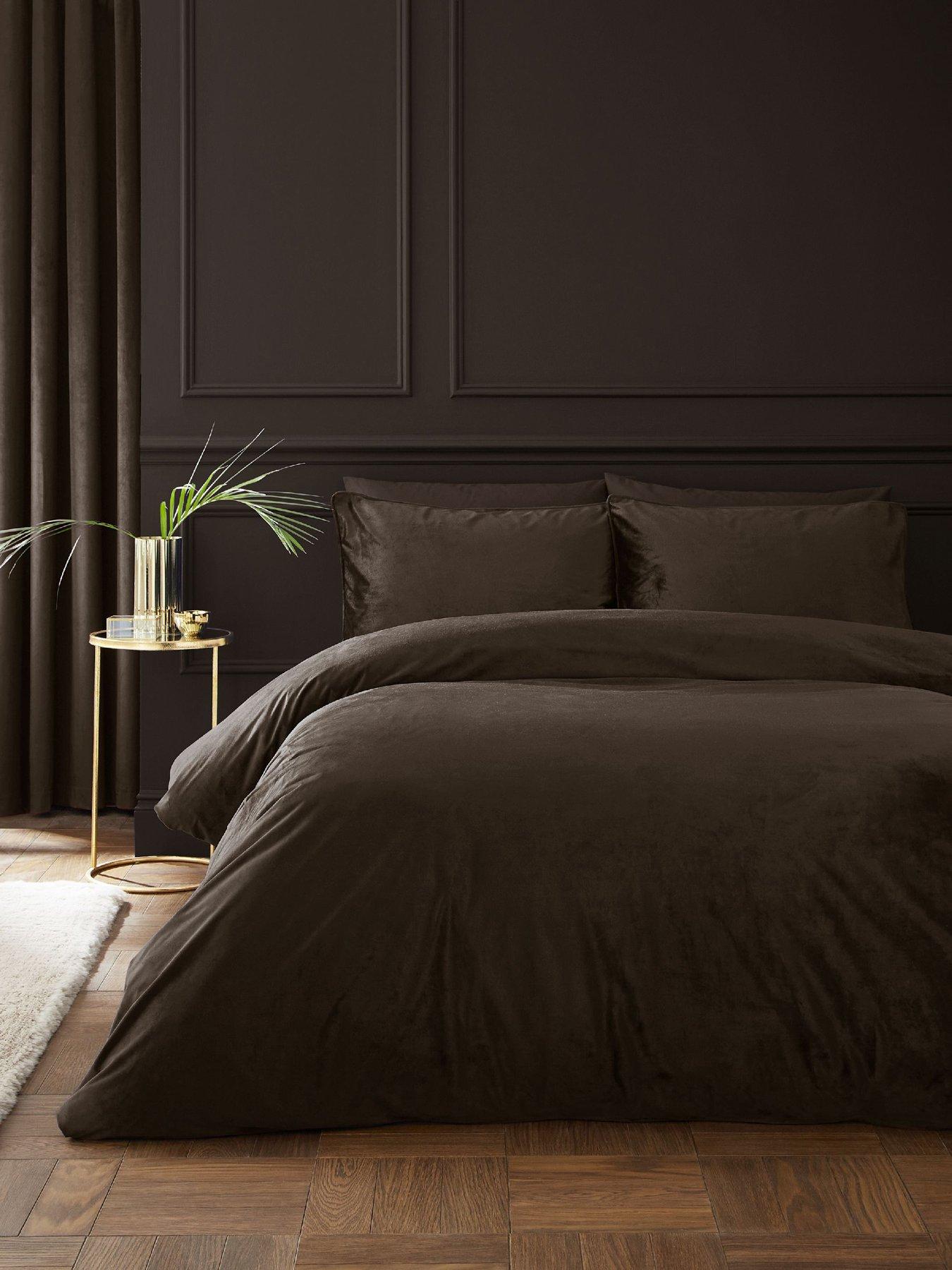 Catherine Lansfield Kingsley Matt Velvet King Duvet Set Chocolate