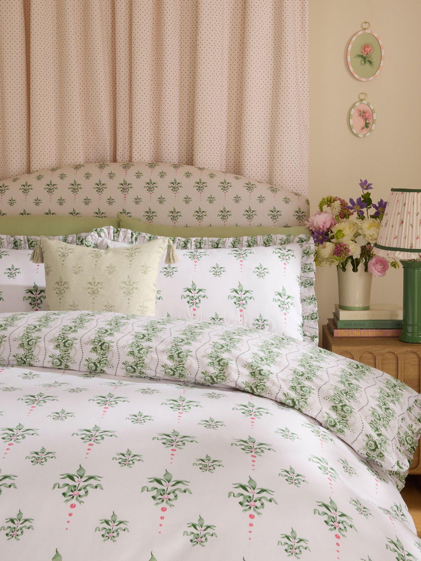 Image 3 of 4 of Cath Kidston Crest Floral Frill 100% Cotton Duvet Cover Set