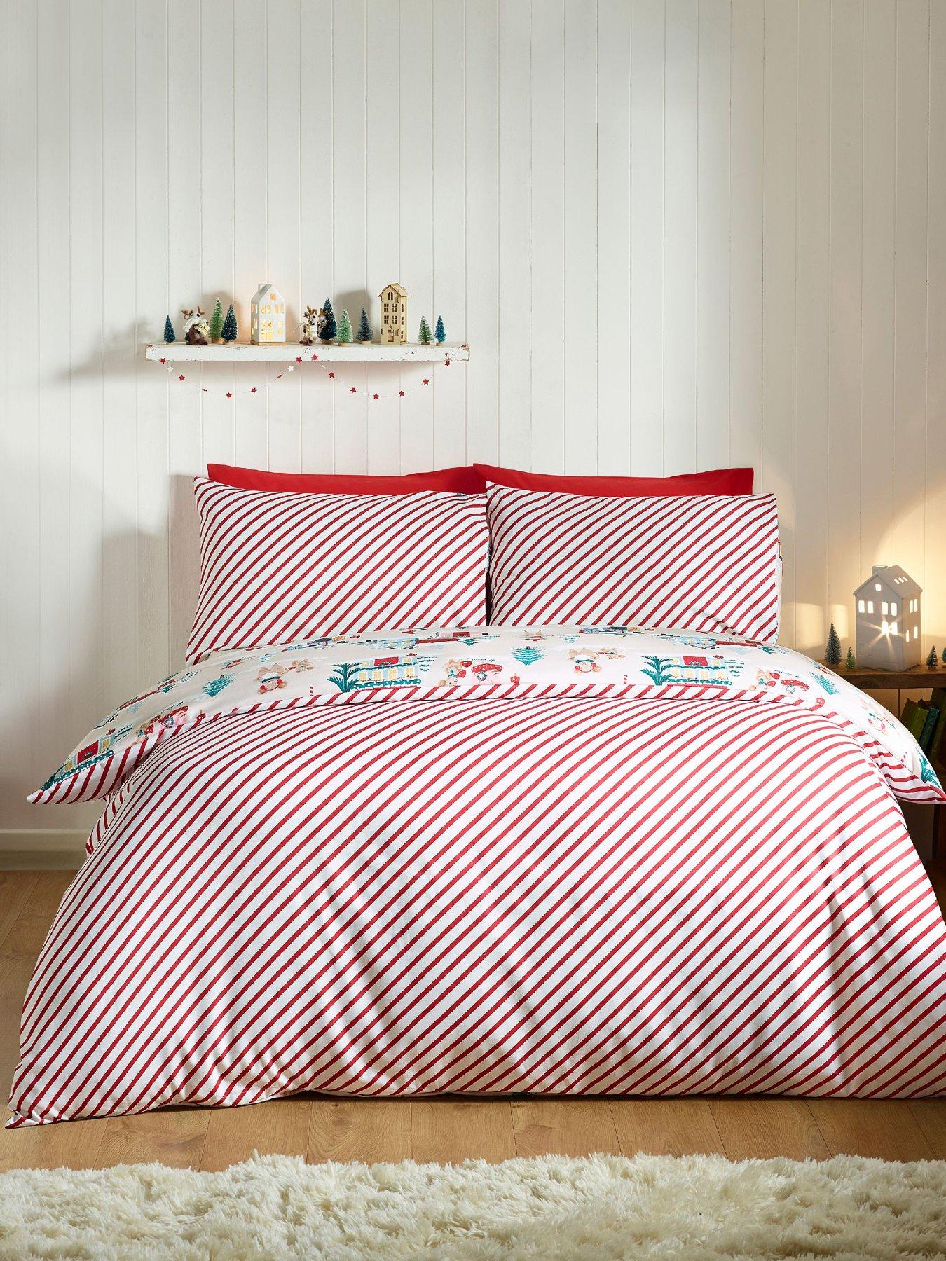 Image 3 of 5 of Catherine Lansfield Christmas Mouse Town Duvet Cover Set